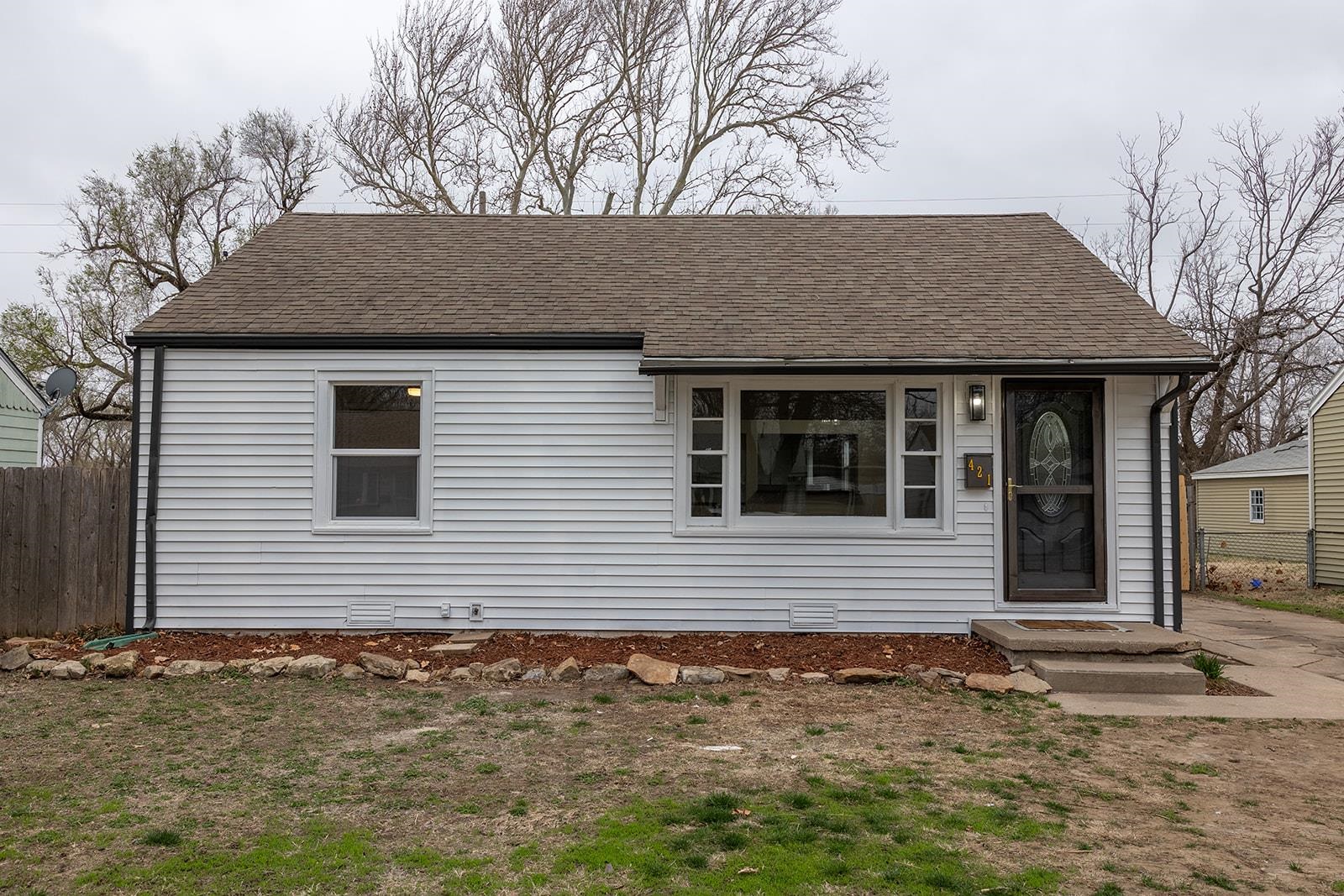 421 N Glenn St Property Photo