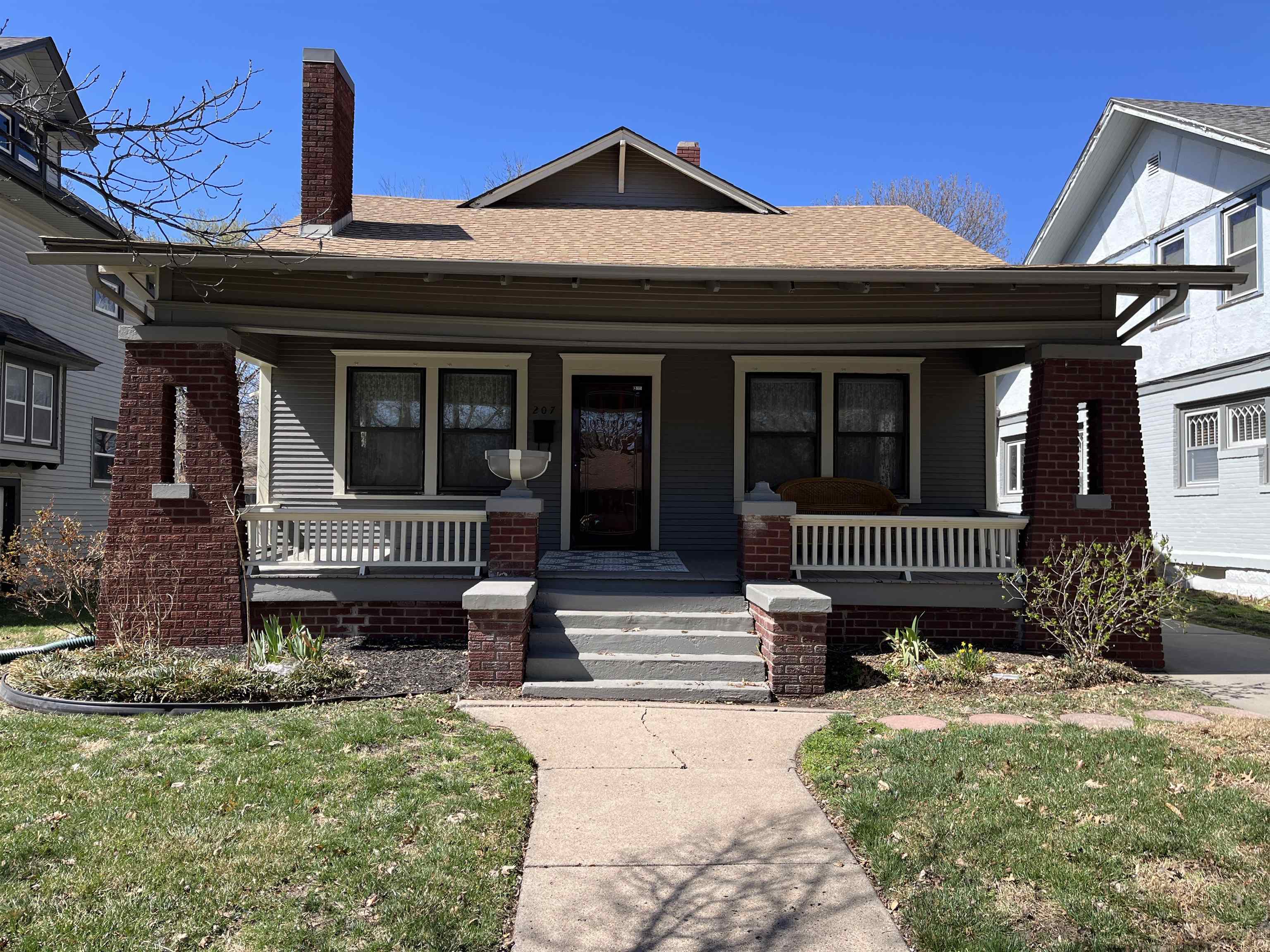 207 S Chautauqua Ave Property Photo