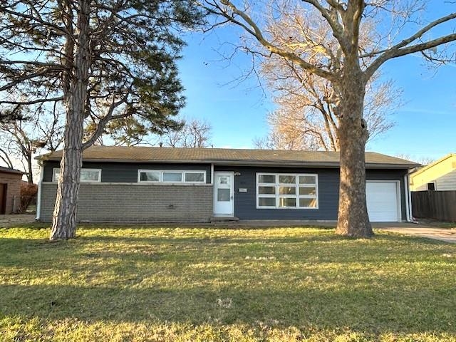 924 E Kirwin Ave Property Photo