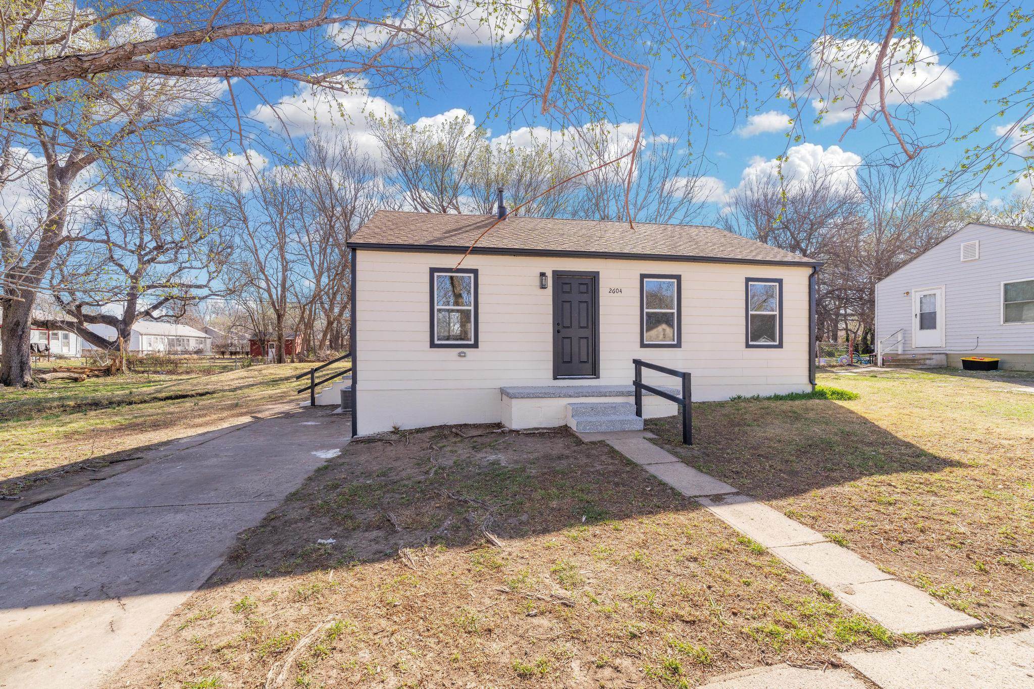 Jardine Real Estate Listings Main Image
