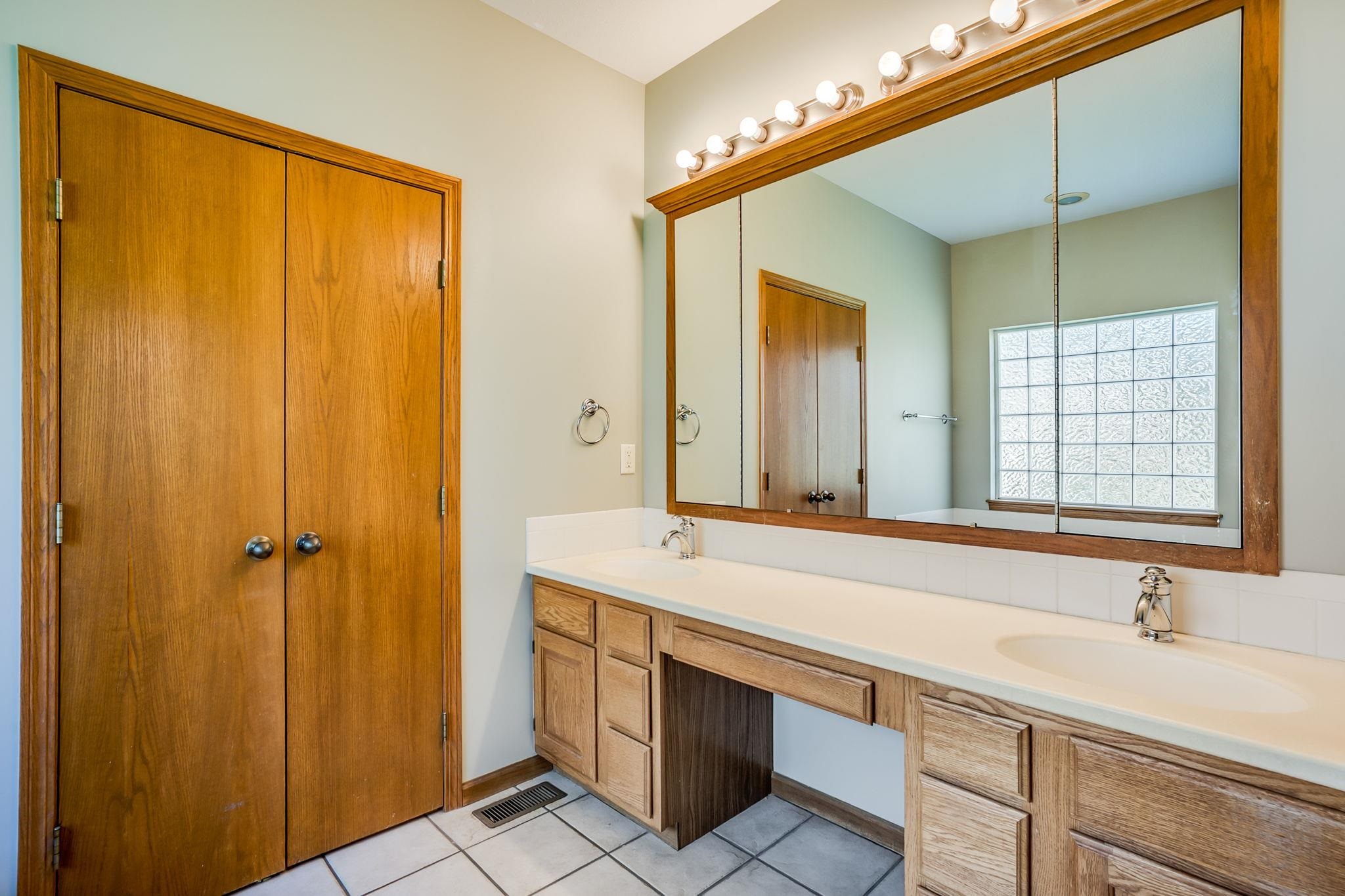 3163 N Lake Ridge Ct Property Photo 19