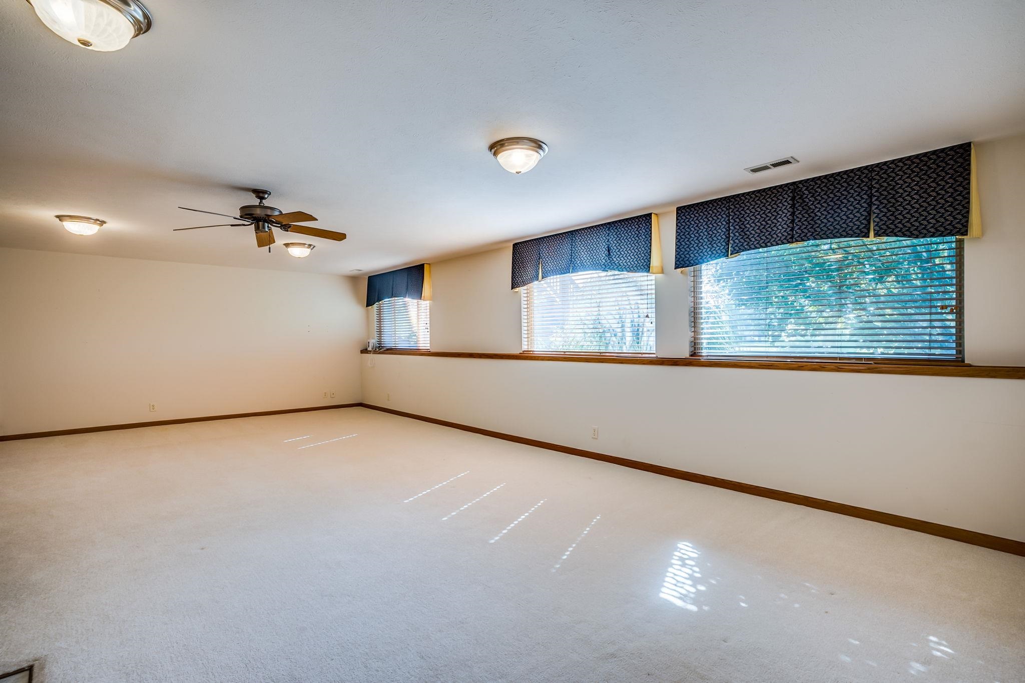 3163 N Lake Ridge Ct Property Photo 23
