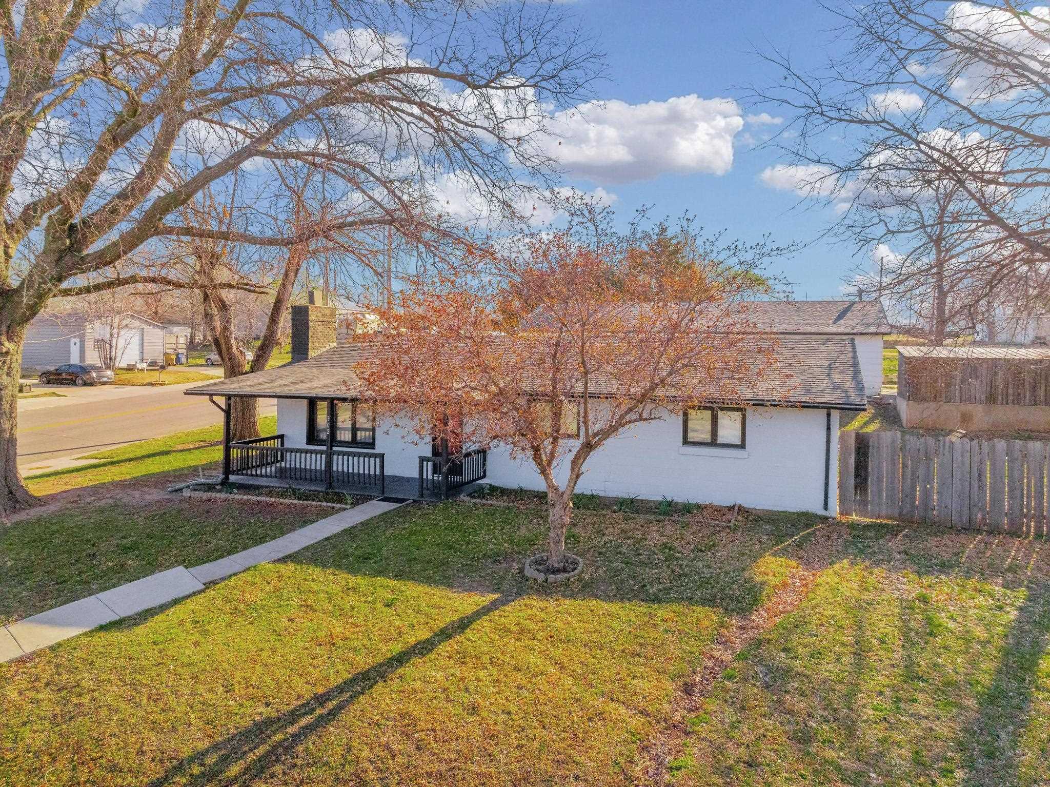 302 S Water St Property Photo