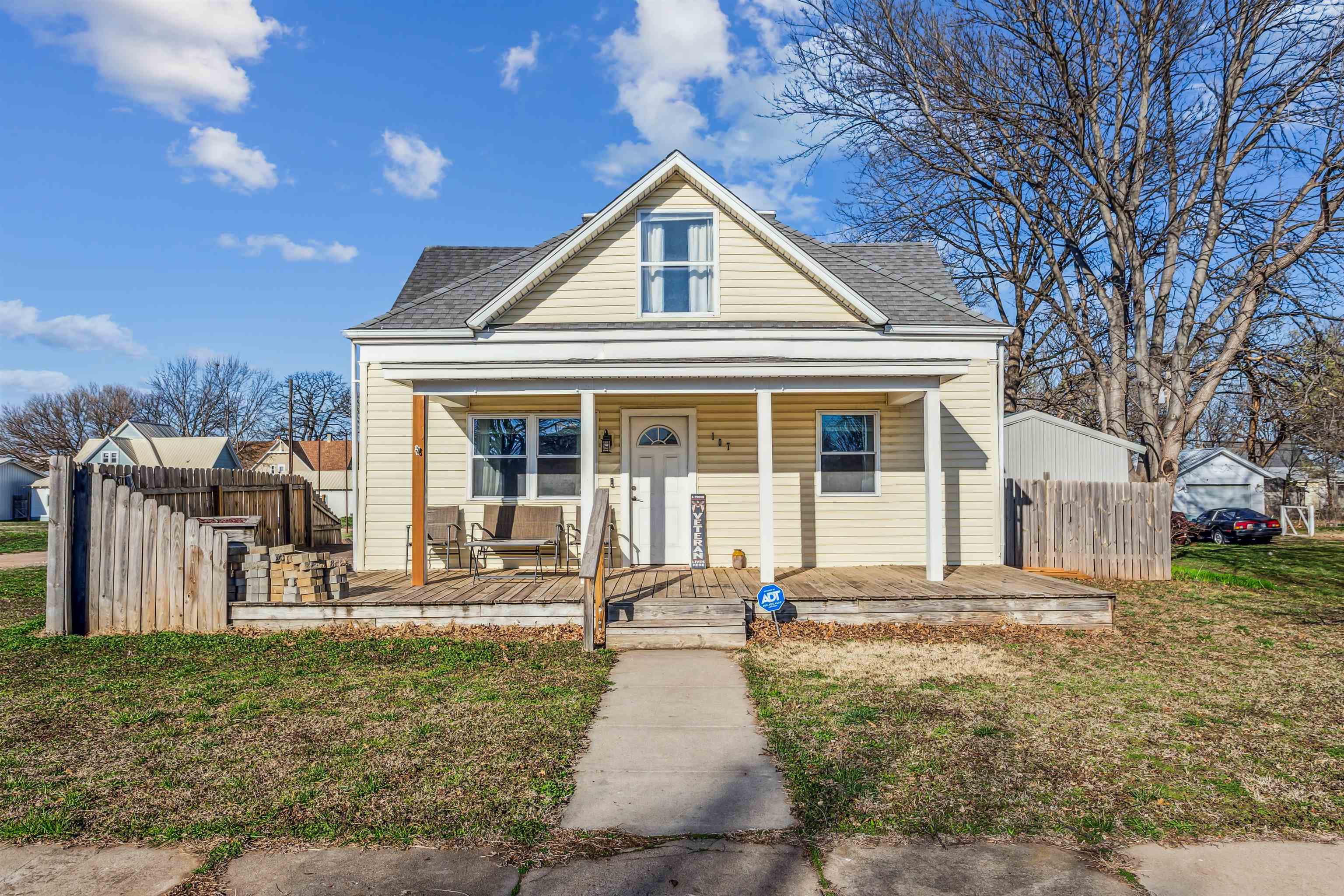 107 N Reno St Property Photo