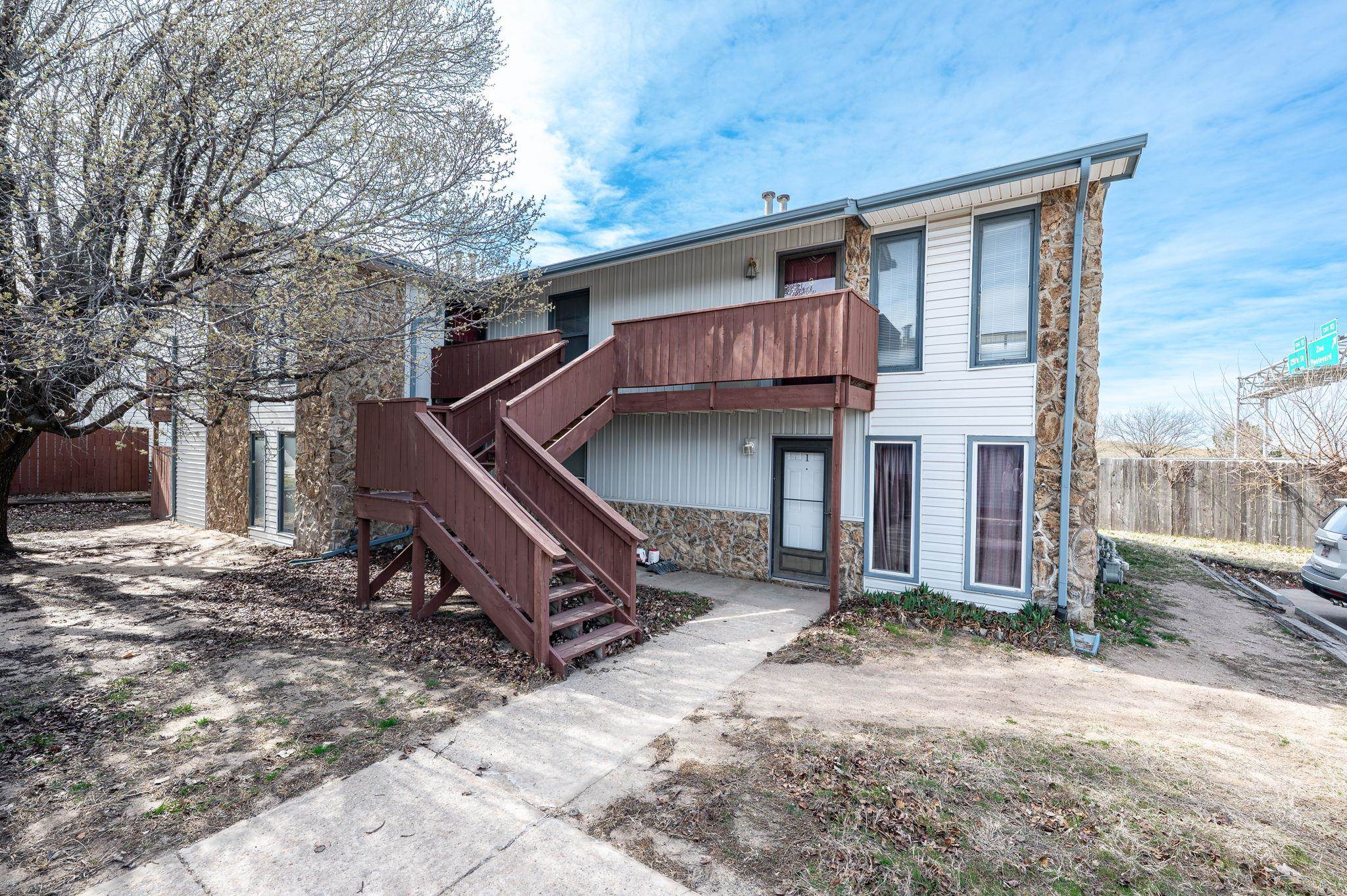 1447 N Smith Cir #4 Property Photo 1