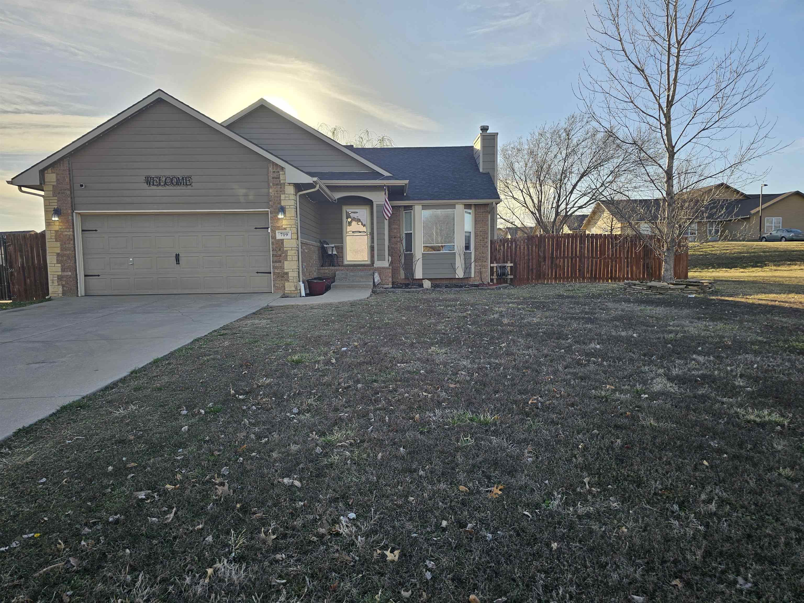 719 N Timberleaf Dr Property Photo