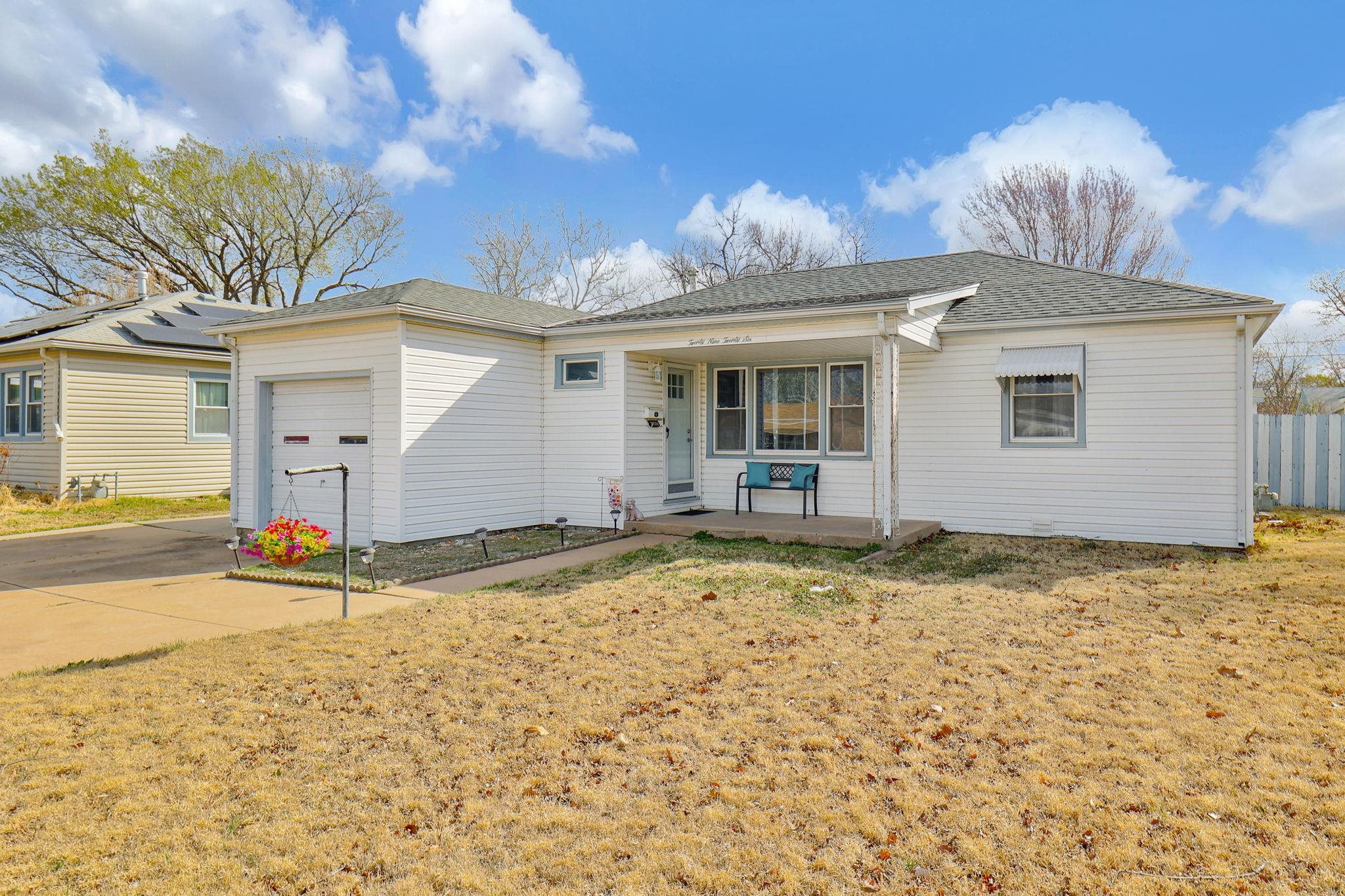 2926 S Millwood Ave Property Photo