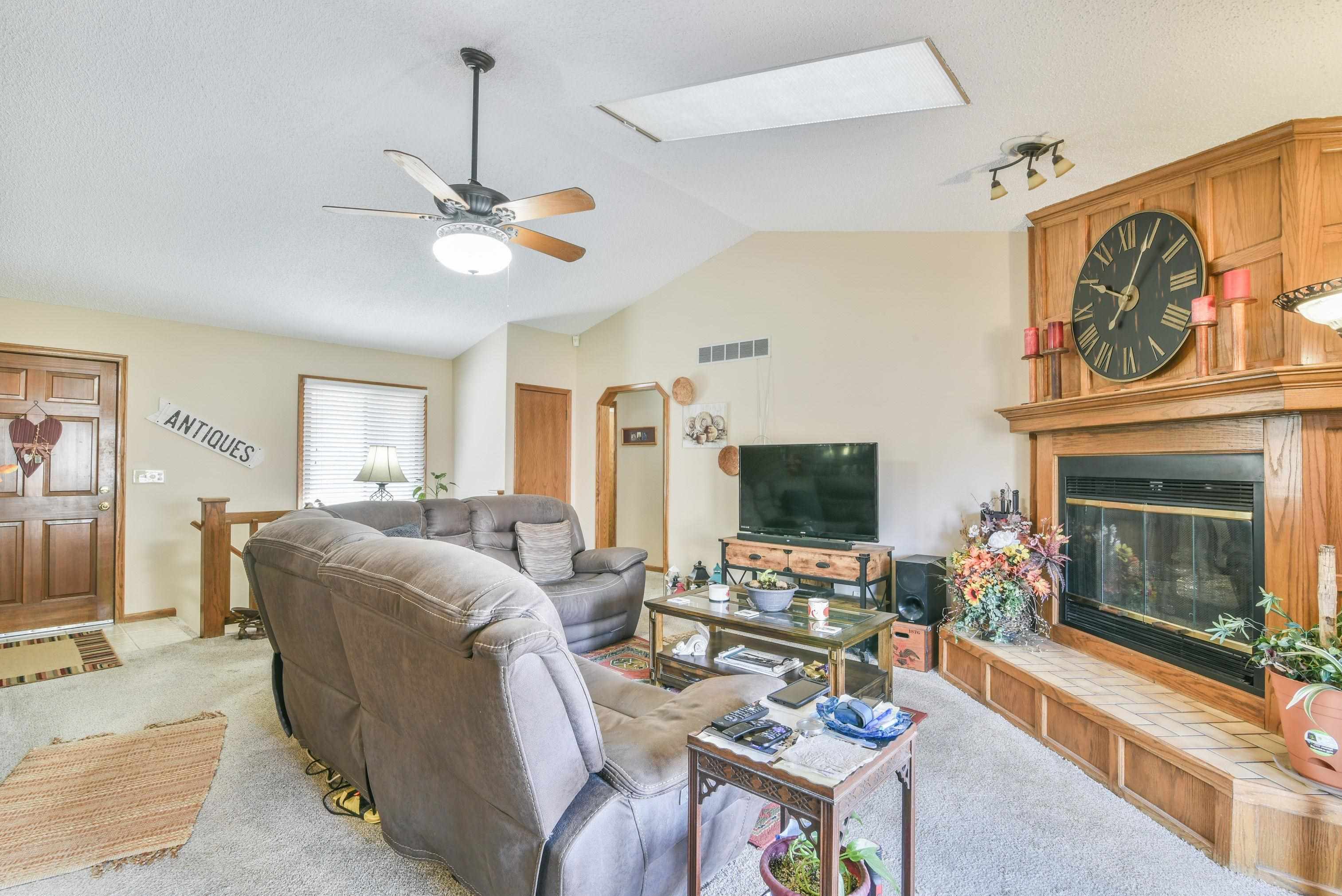 1625 N Skyview Property Photo 2
