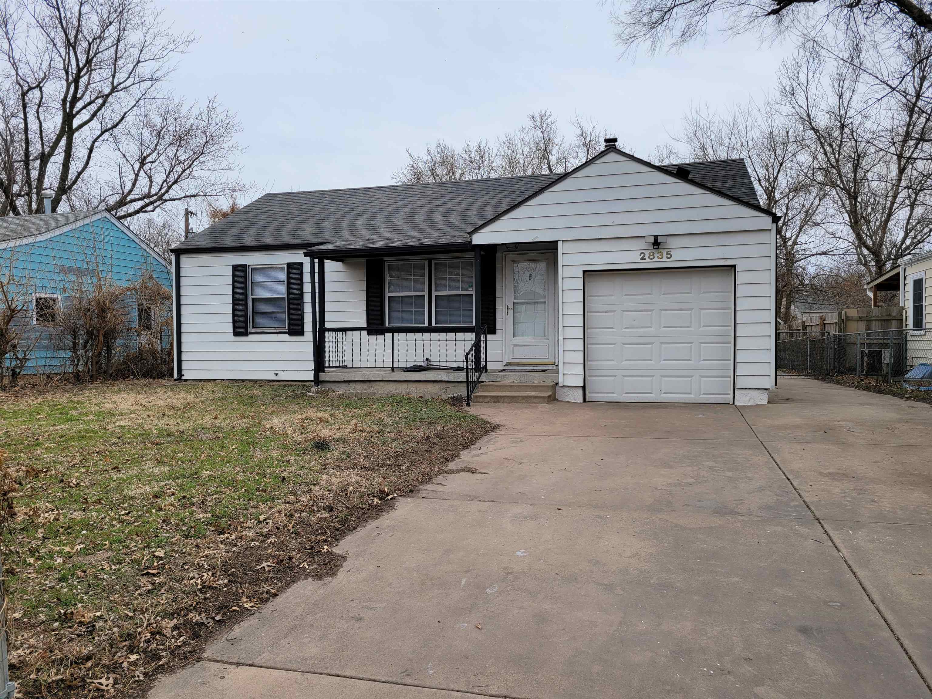 2835 E Clover Ln Property Photo