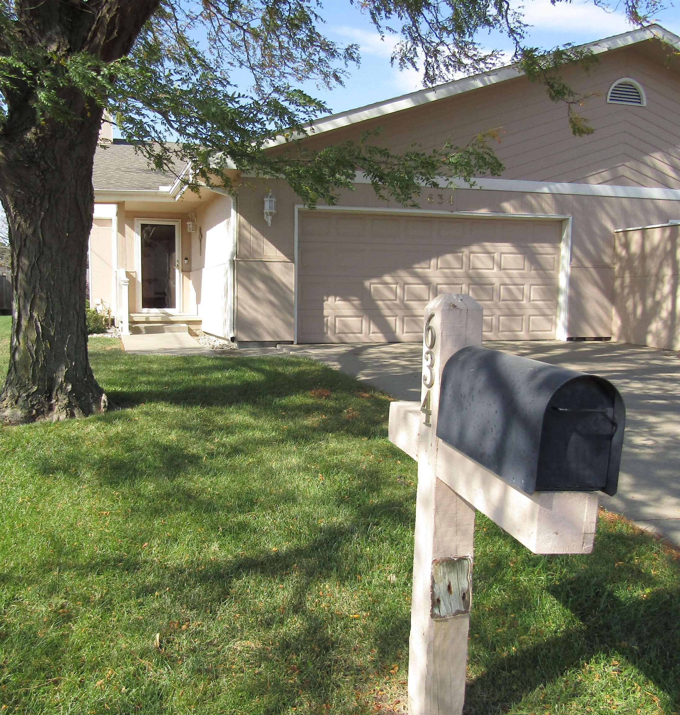 634 Fairdale Rd Property Photo 1