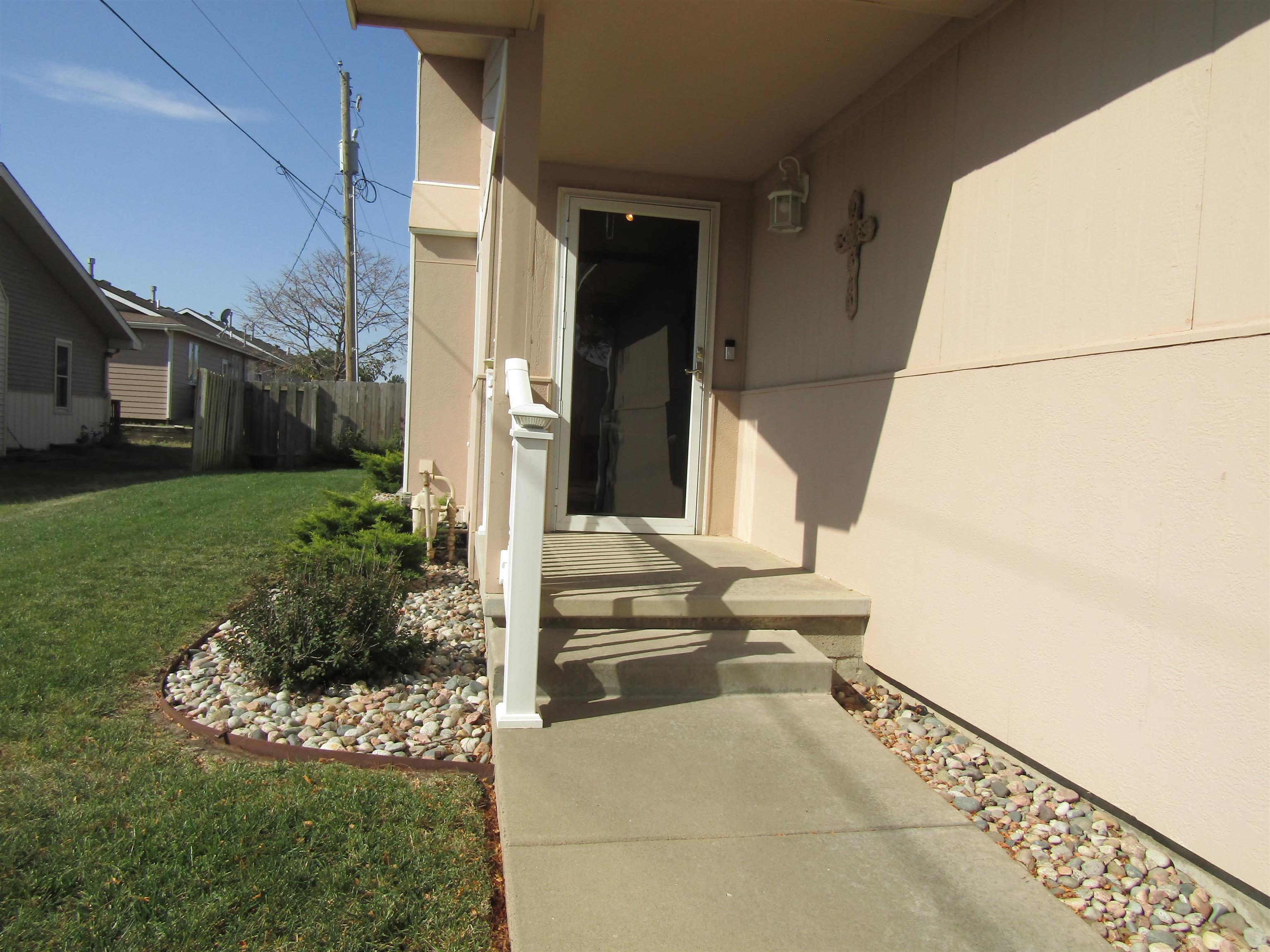 634 Fairdale Rd Property Photo 6