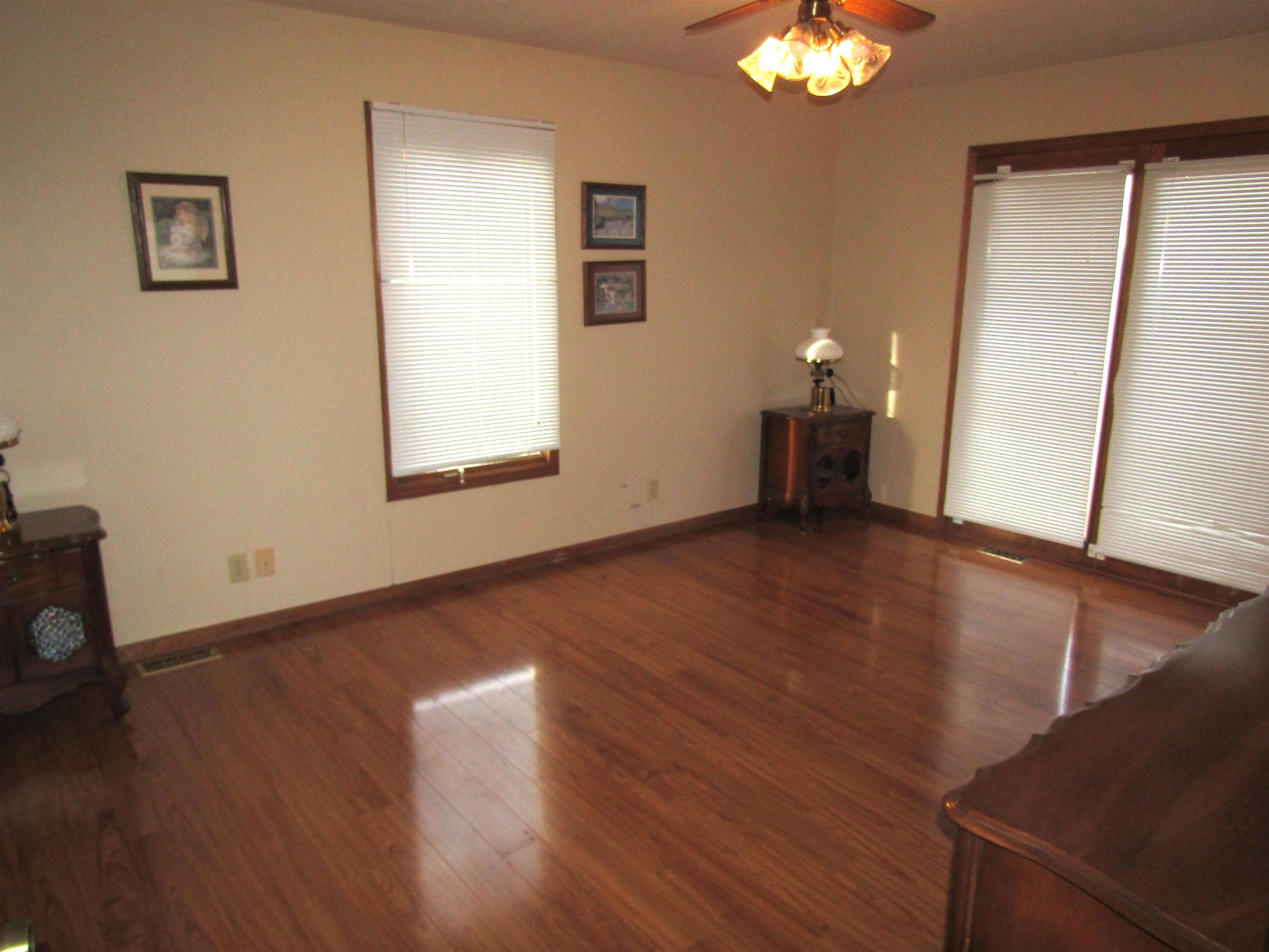 634 Fairdale Rd Property Photo 17