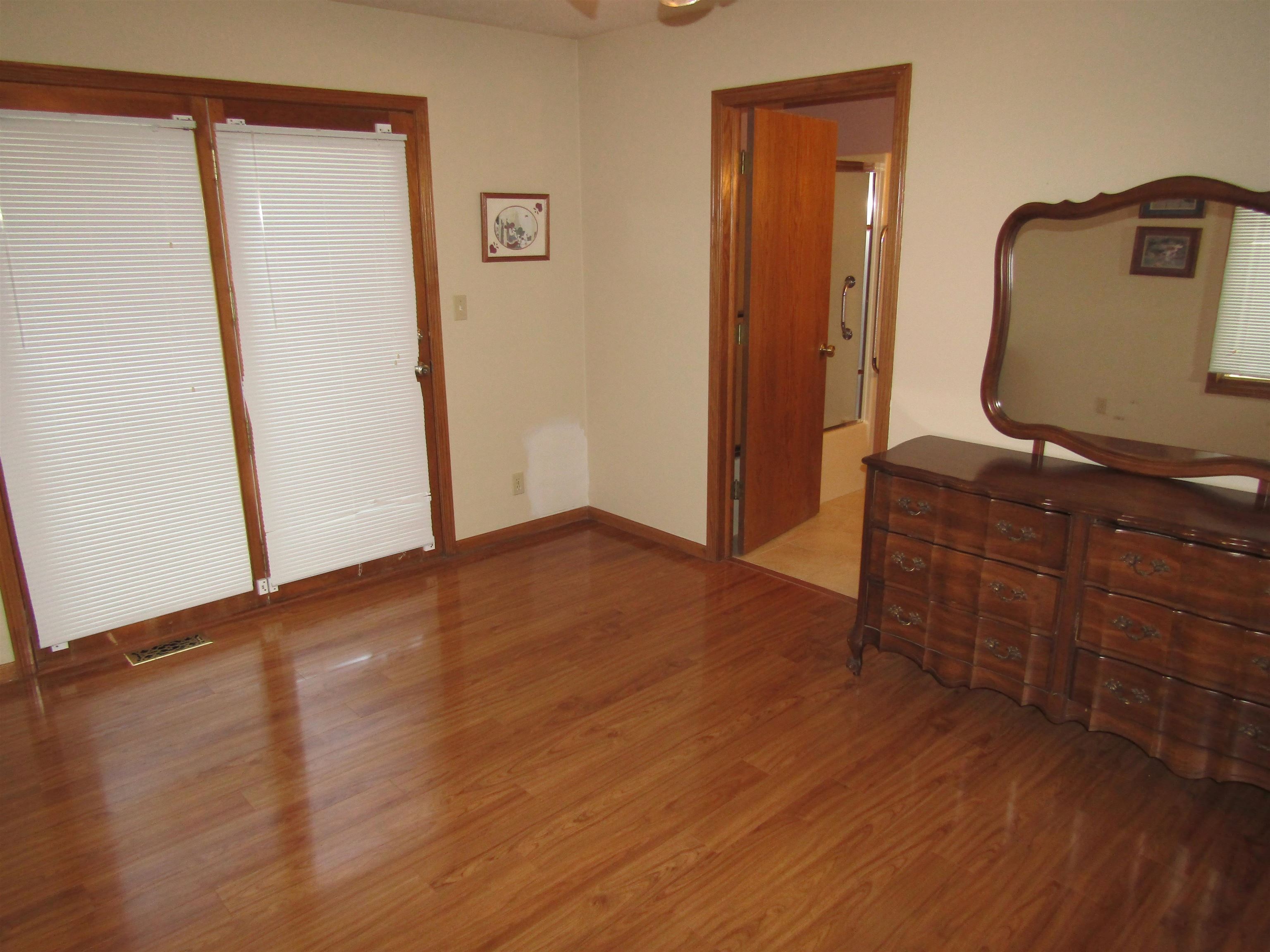 634 Fairdale Rd Property Photo 18
