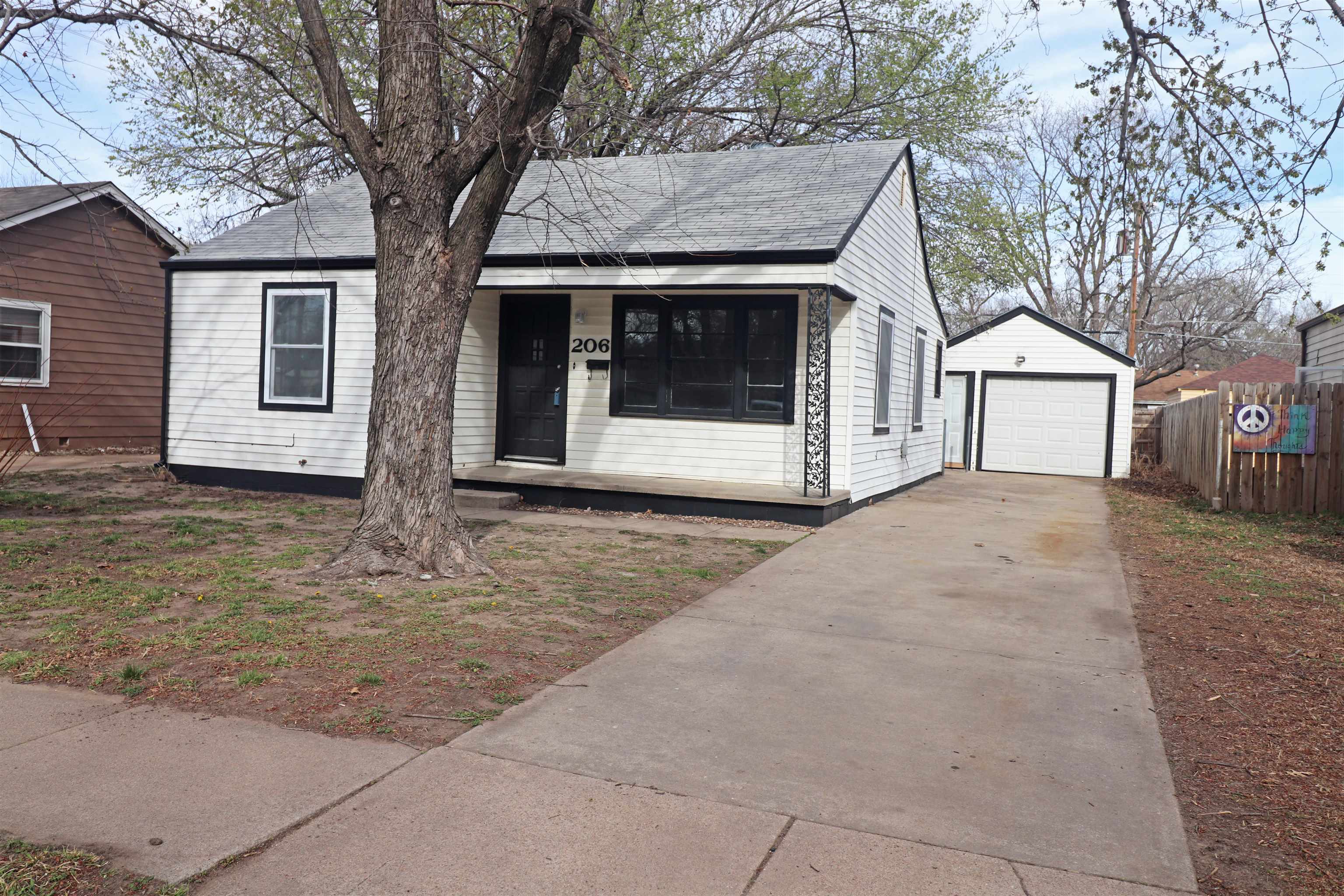 206 S Saint Paul Ave Property Photo