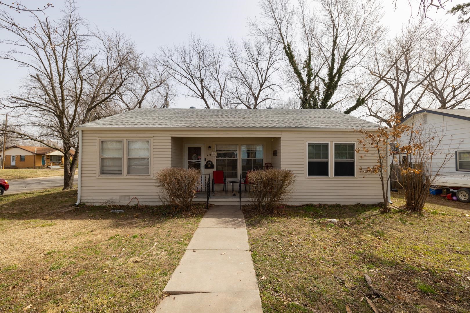 718 Eastview Dr. Property Photo