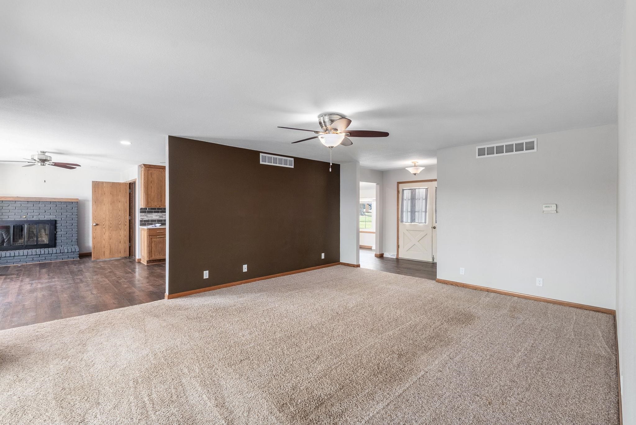 16 S Lakeview Dr Property Photo 9