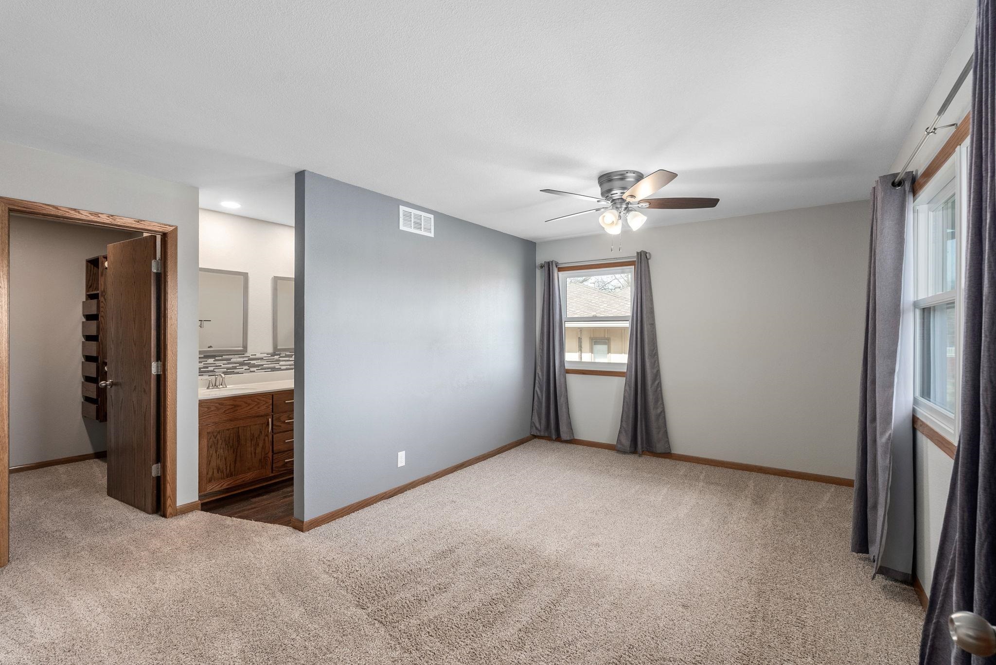 16 S Lakeview Dr Property Photo 15