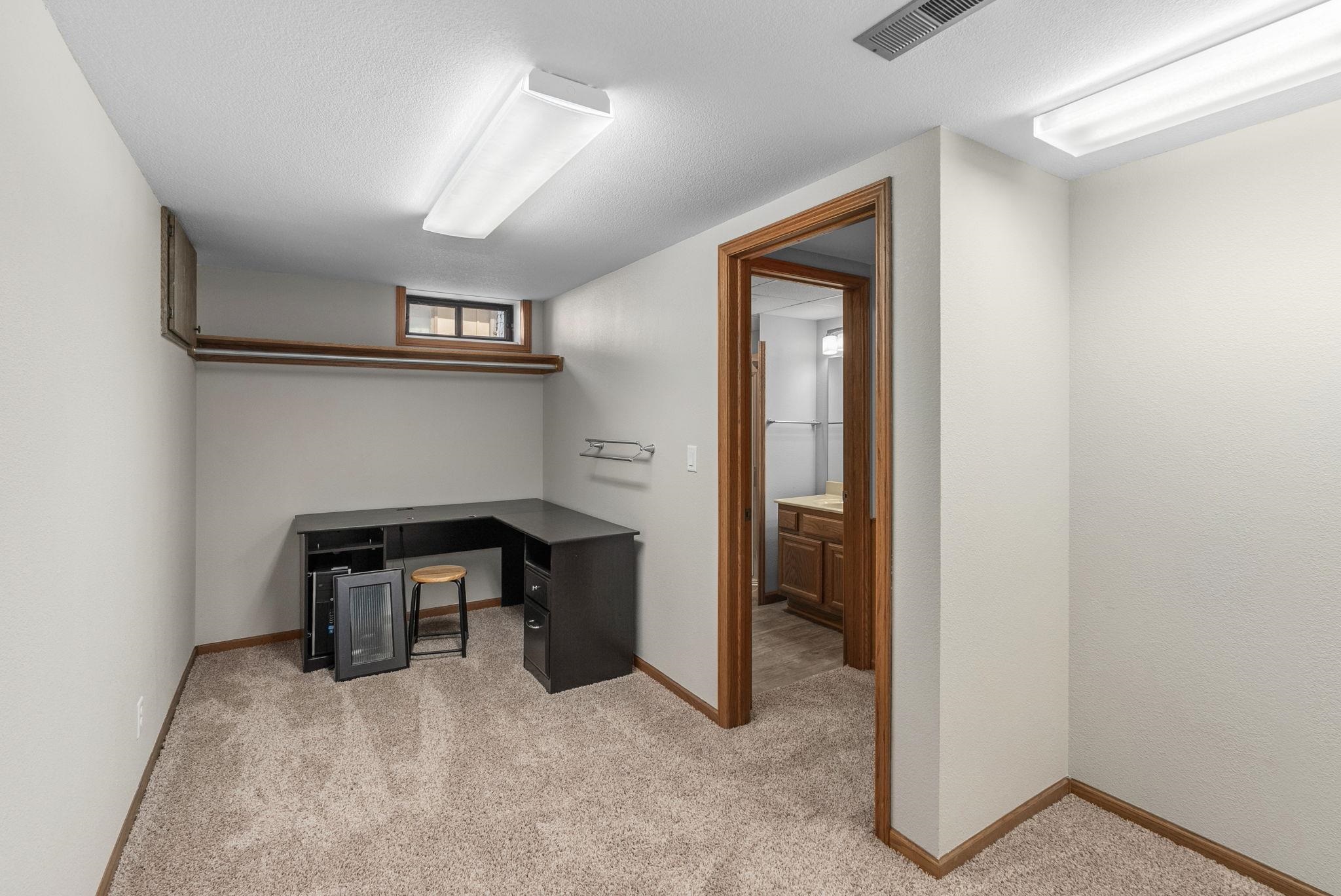16 S Lakeview Dr Property Photo 22