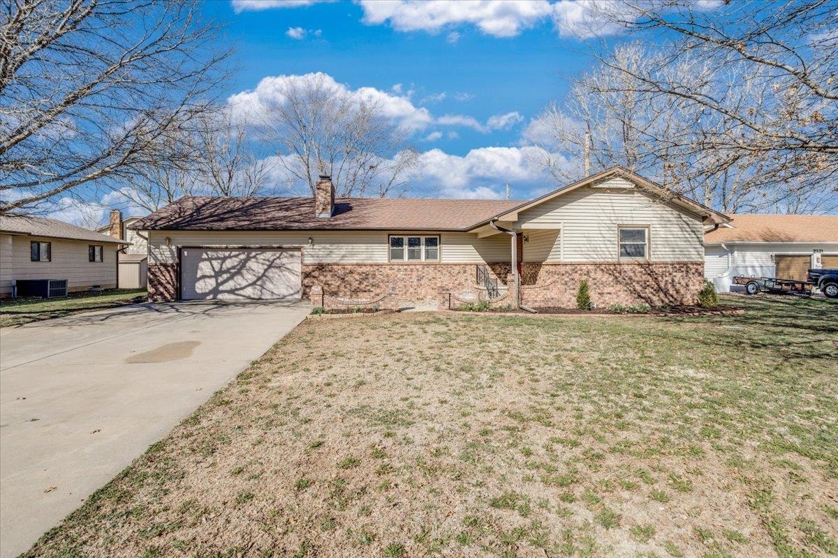 2213 N Hazlett St Property Photo