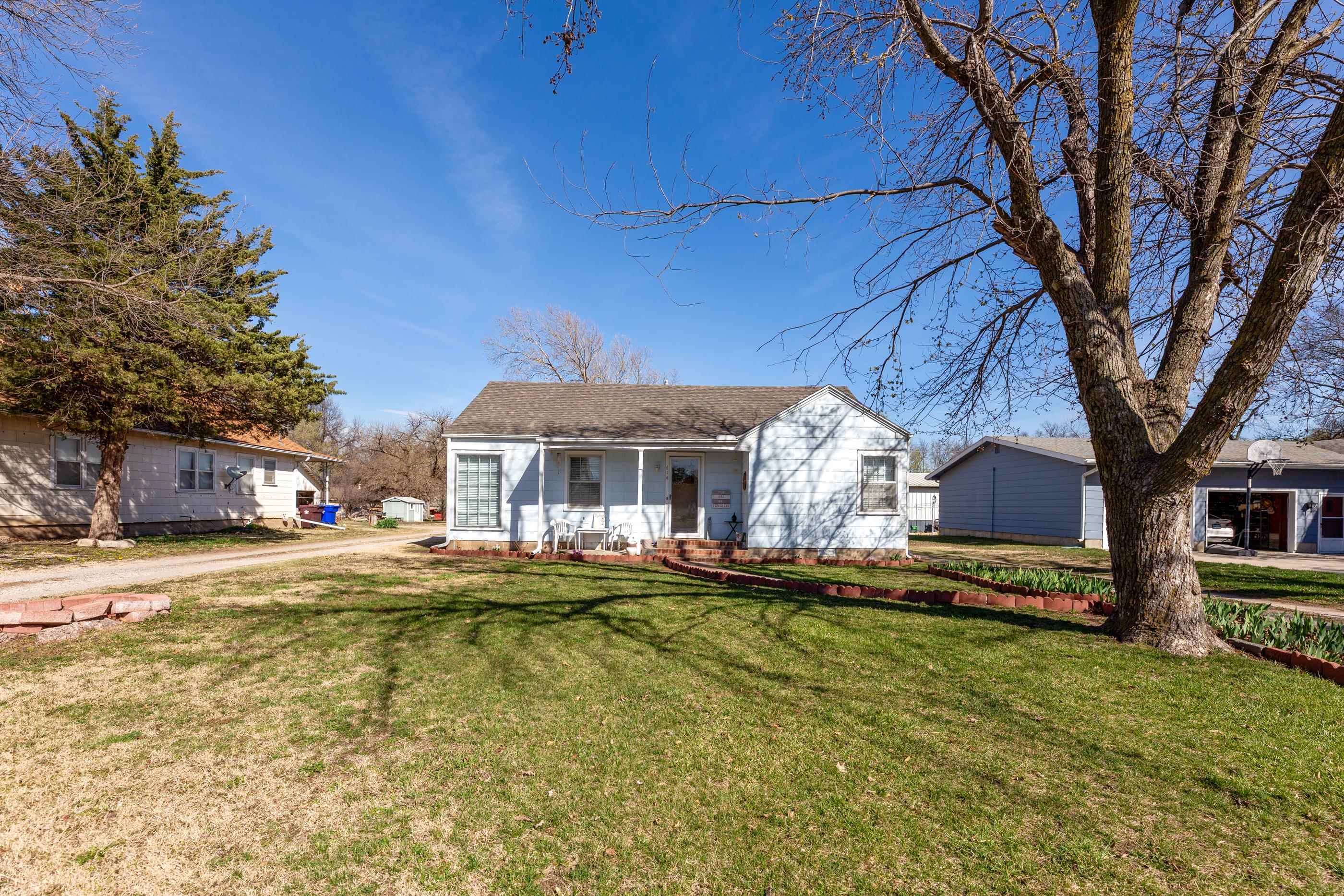 Mcpherson County Real Estate Listings Main Image