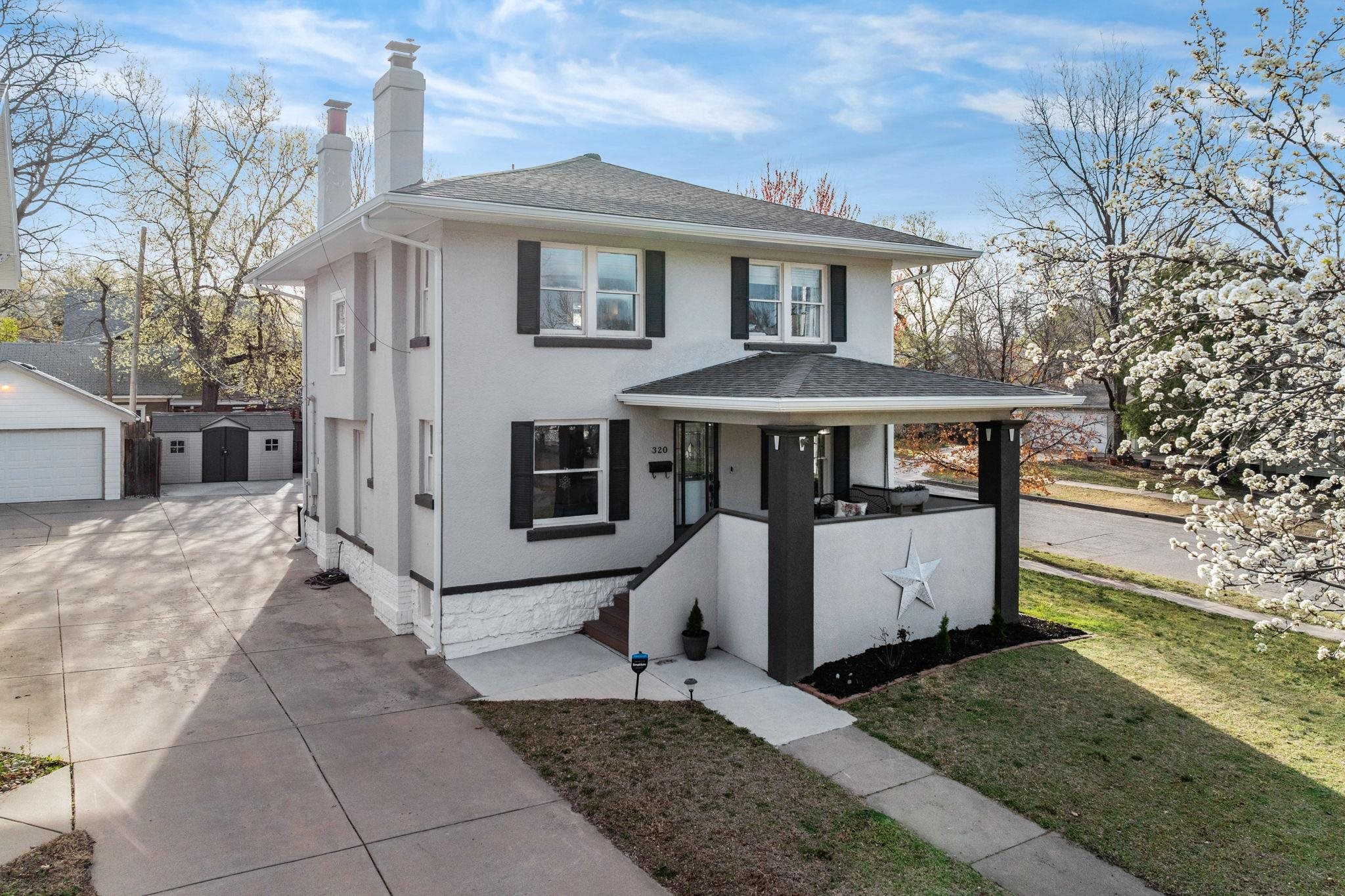 320 N Rutan St Property Photo