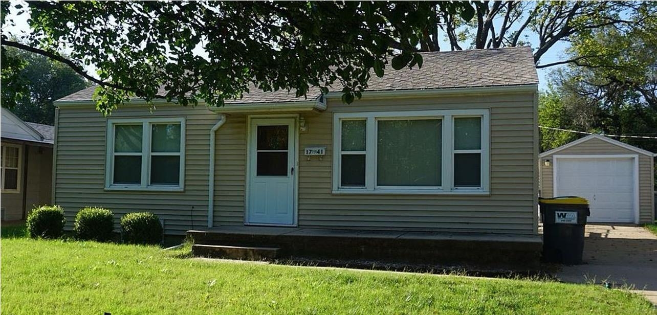 1741 E Marion Rd Property Photo