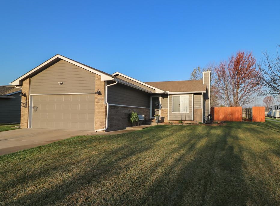 1729 N Wedgewood Ct Property Photo