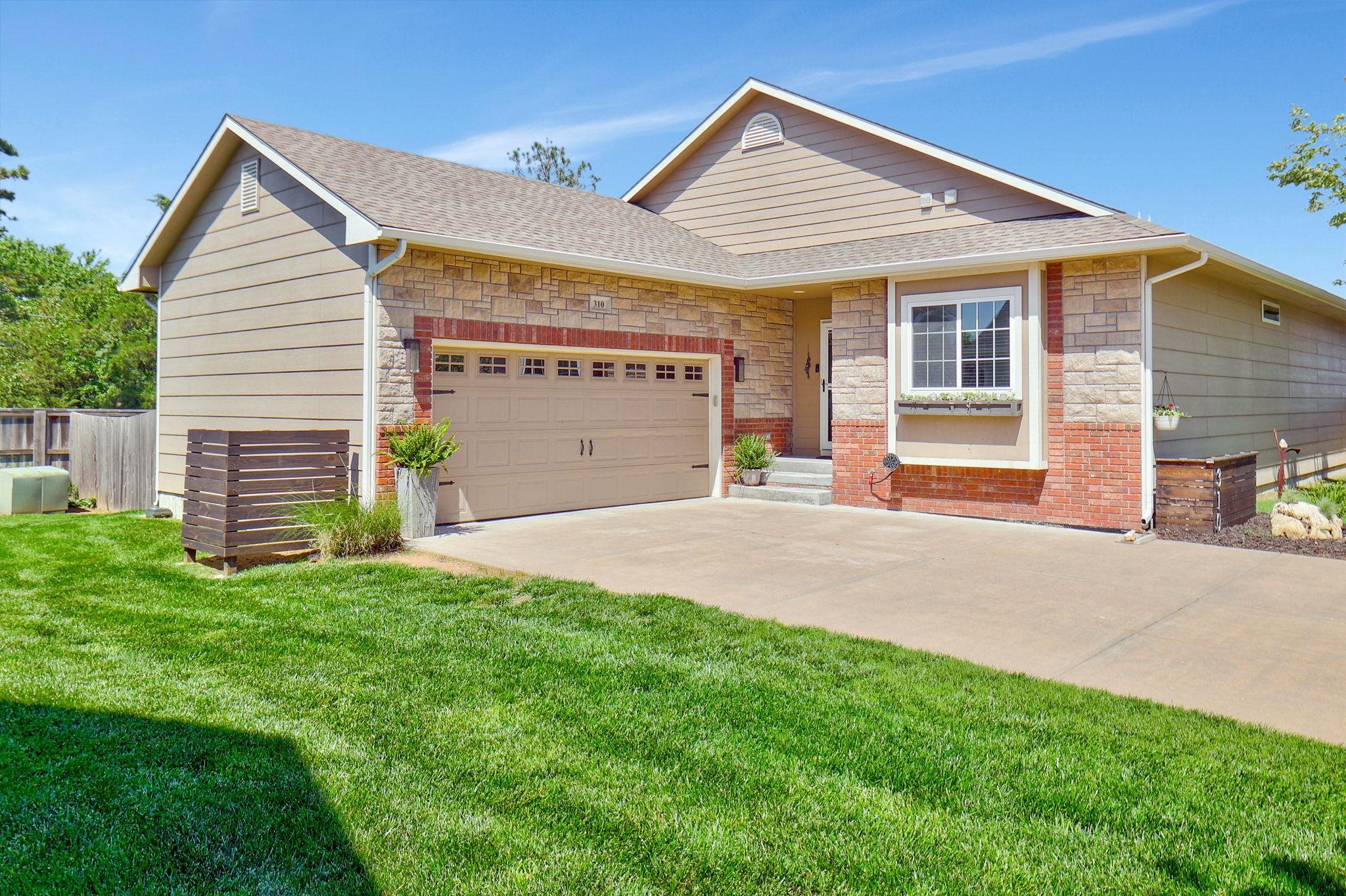 310 S Nineiron Court Property Photo 1