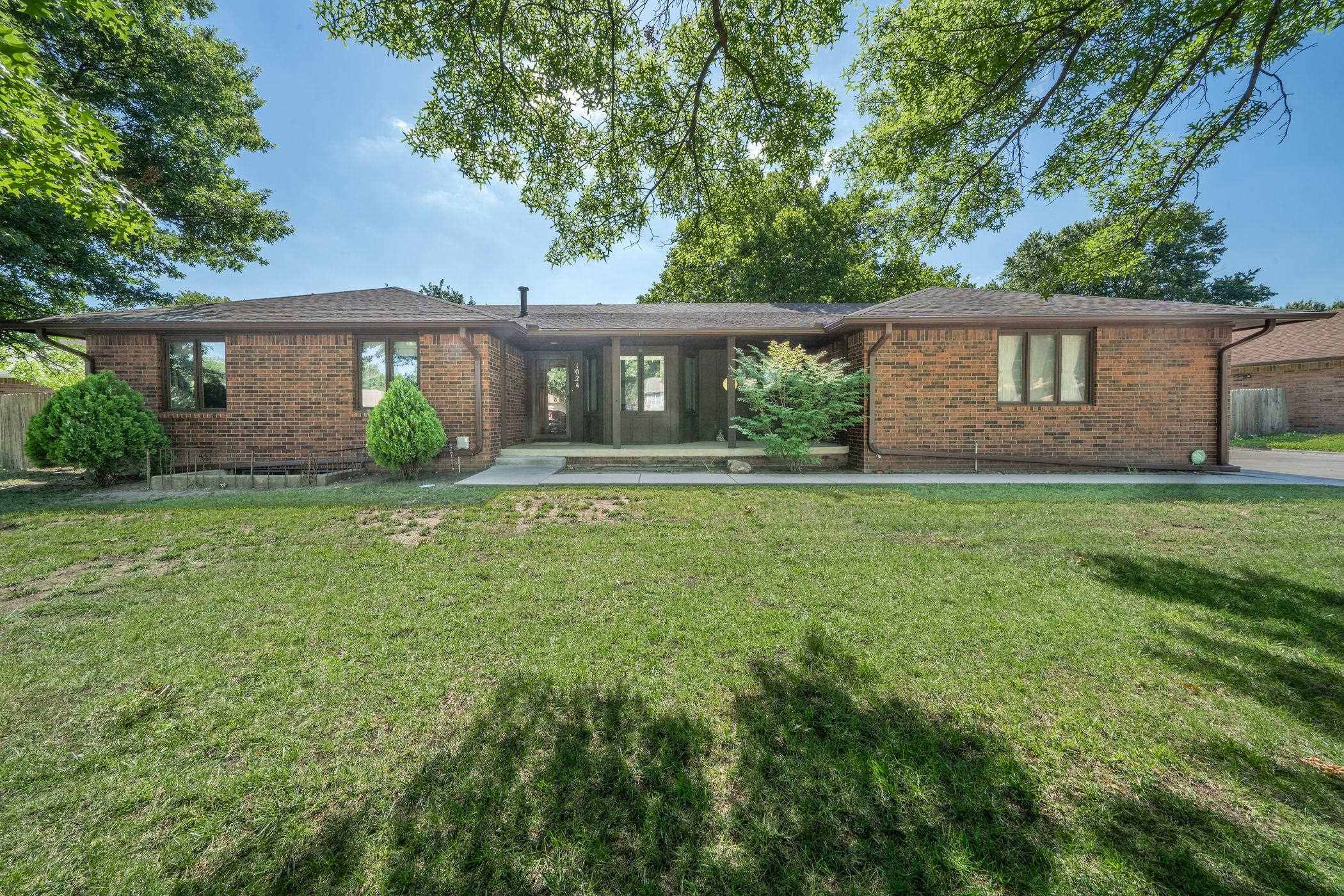 1024 S Burrus St Property Photo