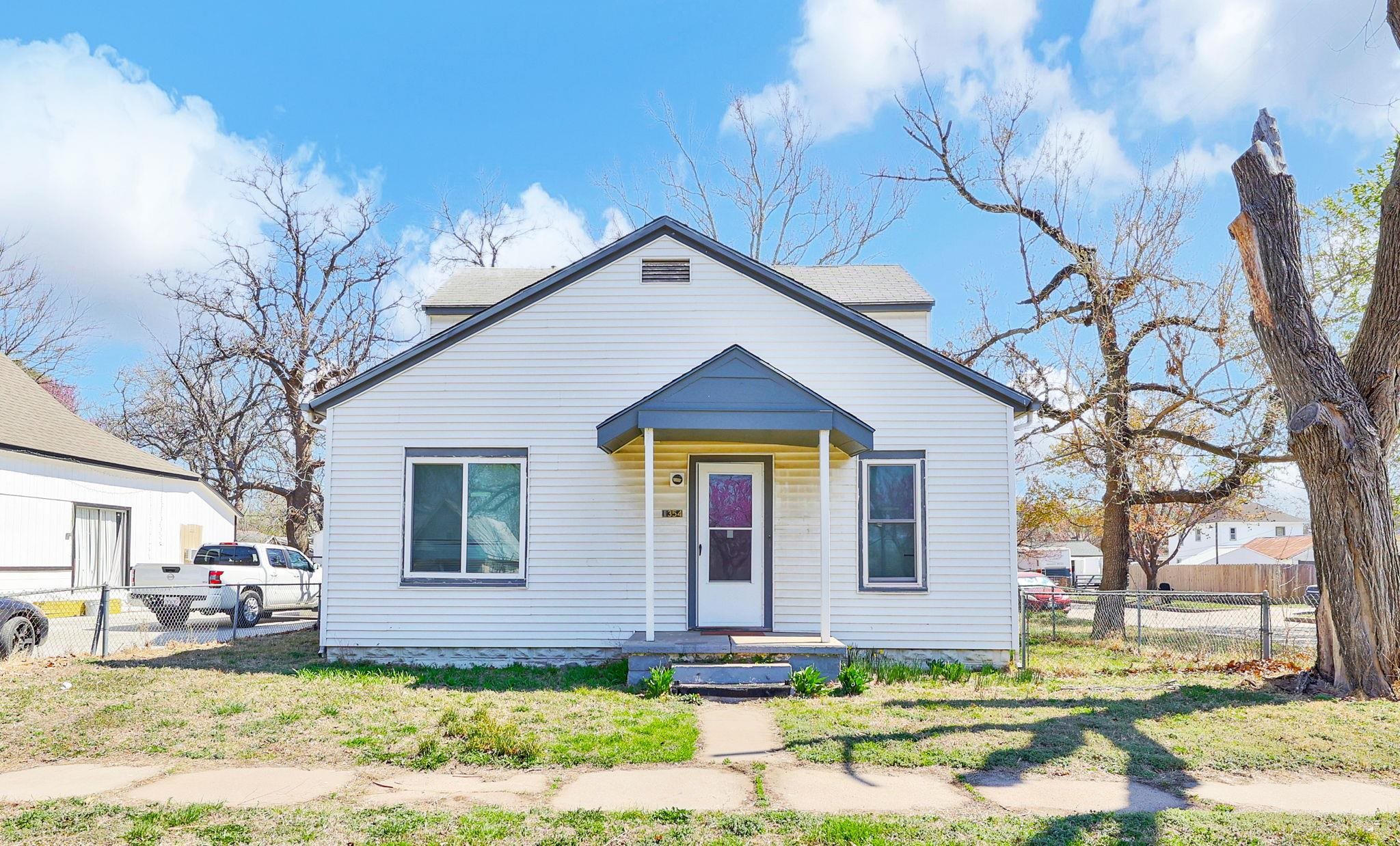 1354 S Laura Ave Property Photo