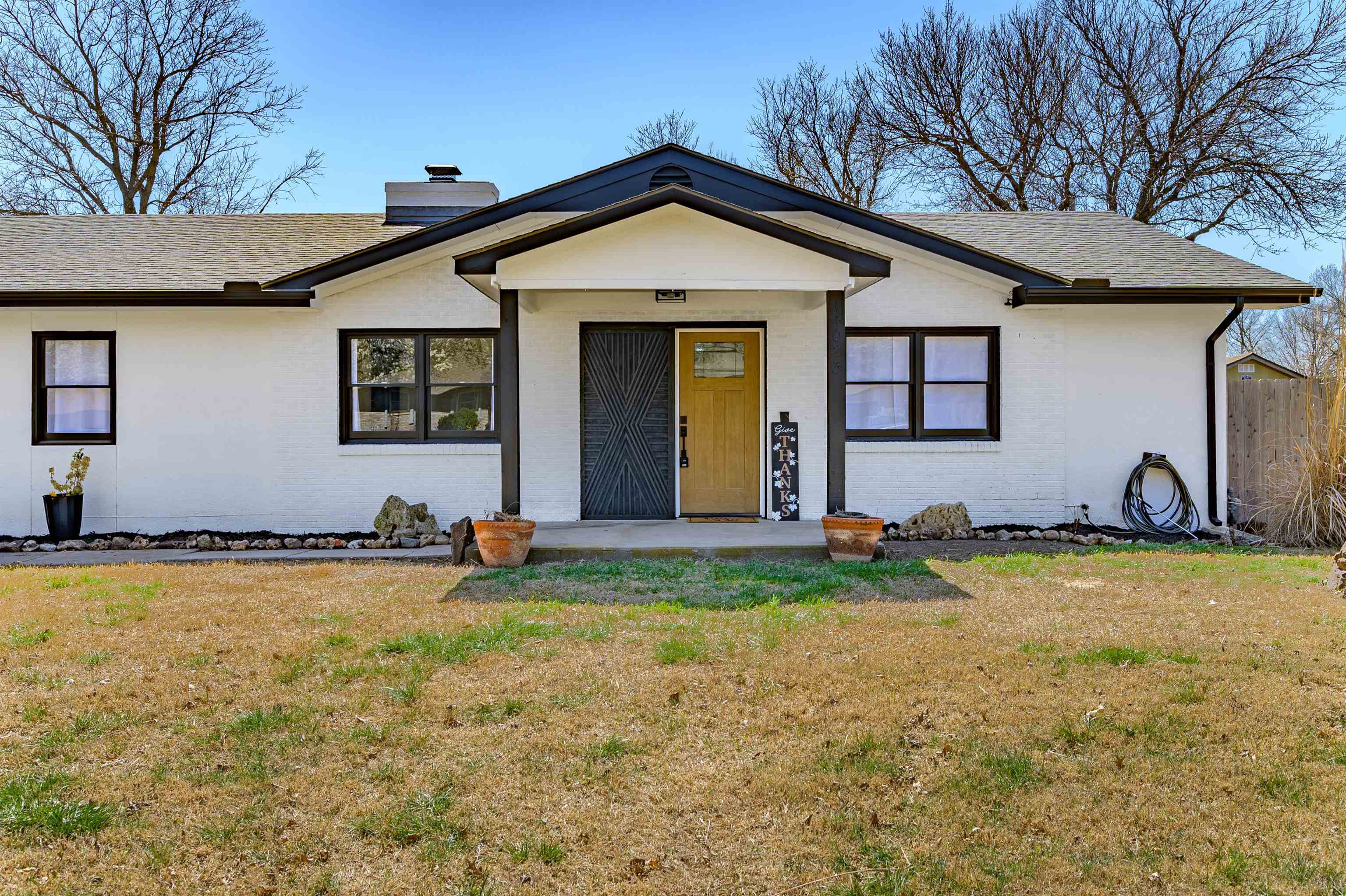 14023 W Taft St Property Photo