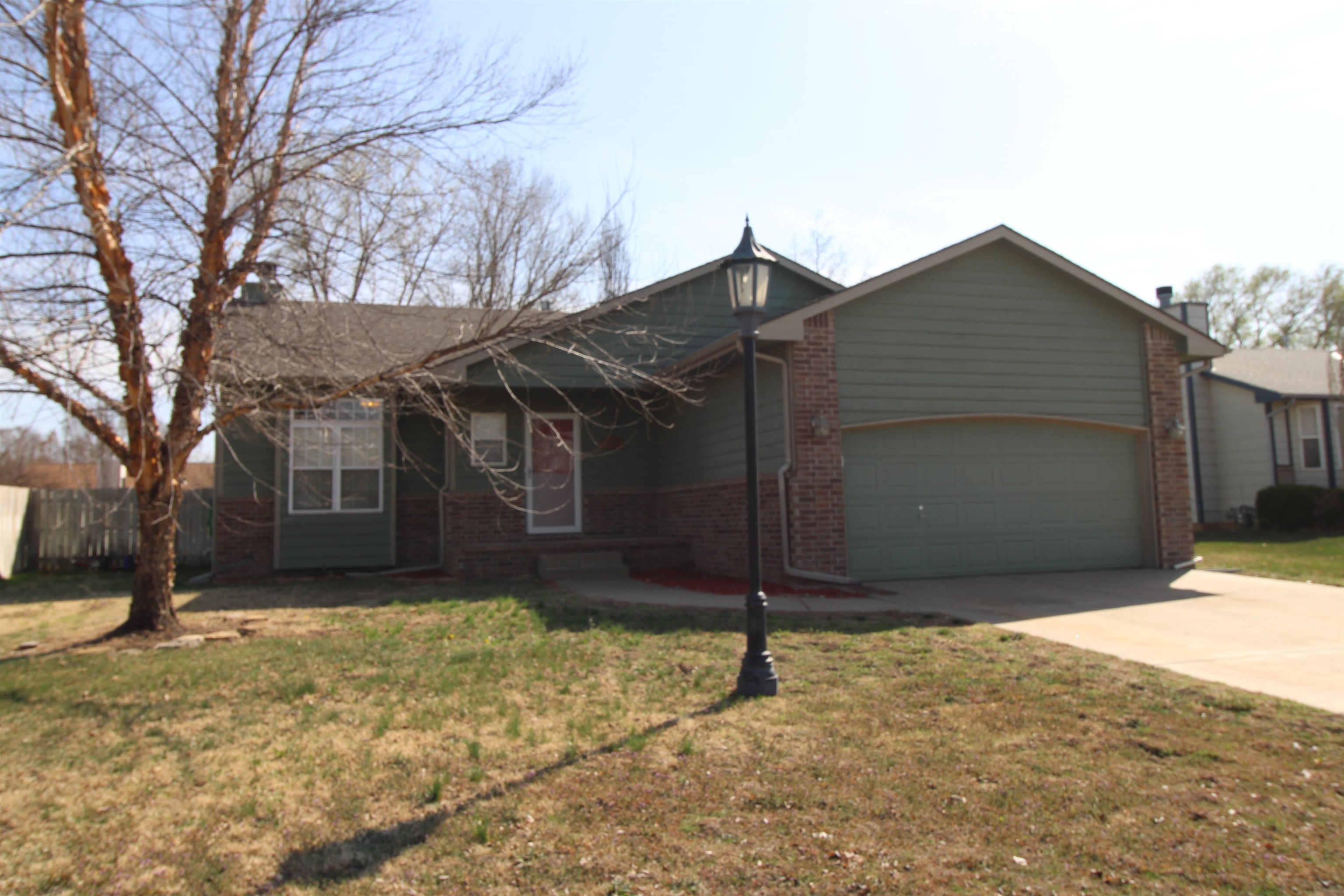 531 Plantation St Property Photo