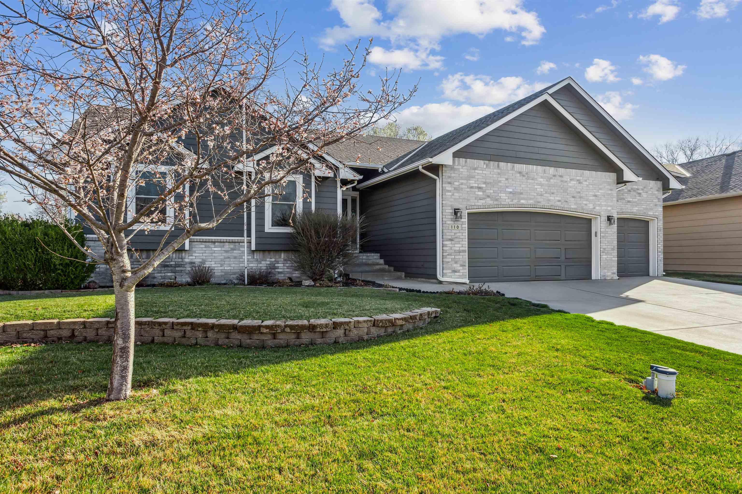 110 S Maple Dunes St Property Photo 1