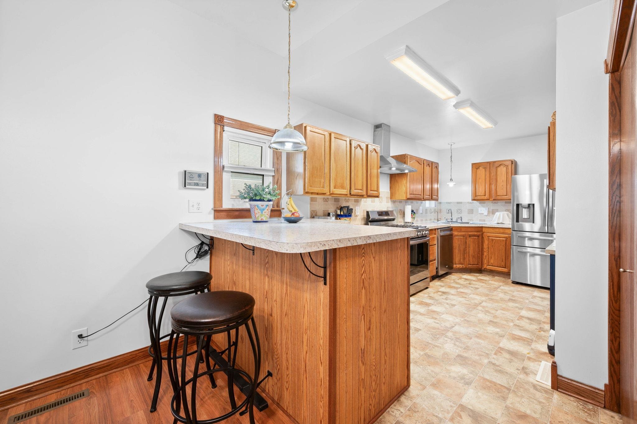 411 E Washington Ave Property Photo 11
