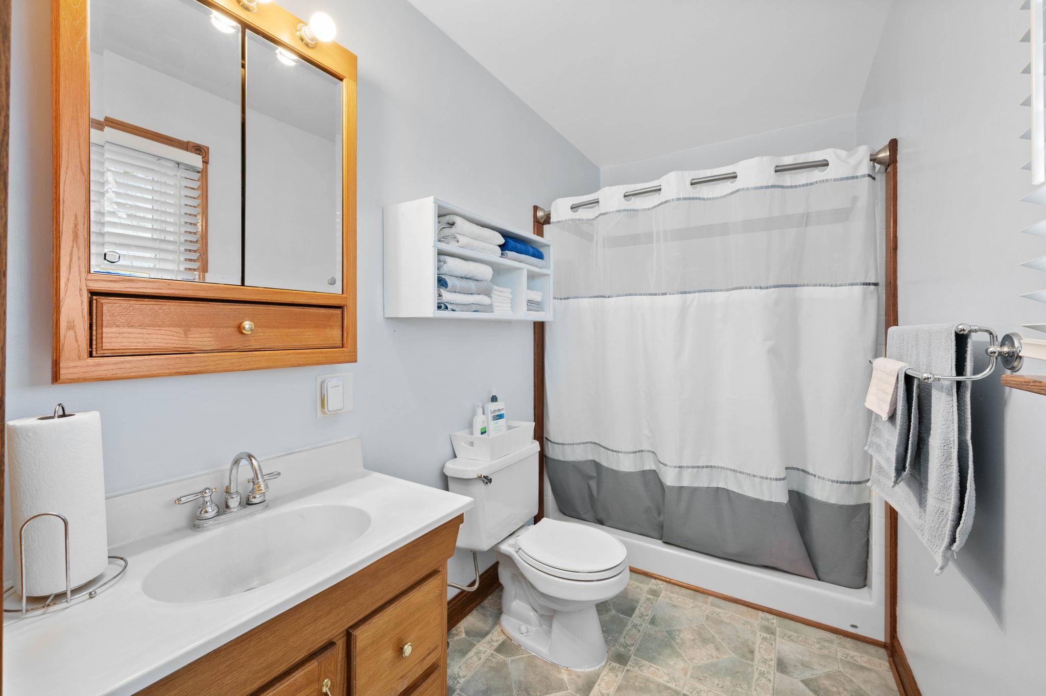 411 E Washington Ave Property Photo 15