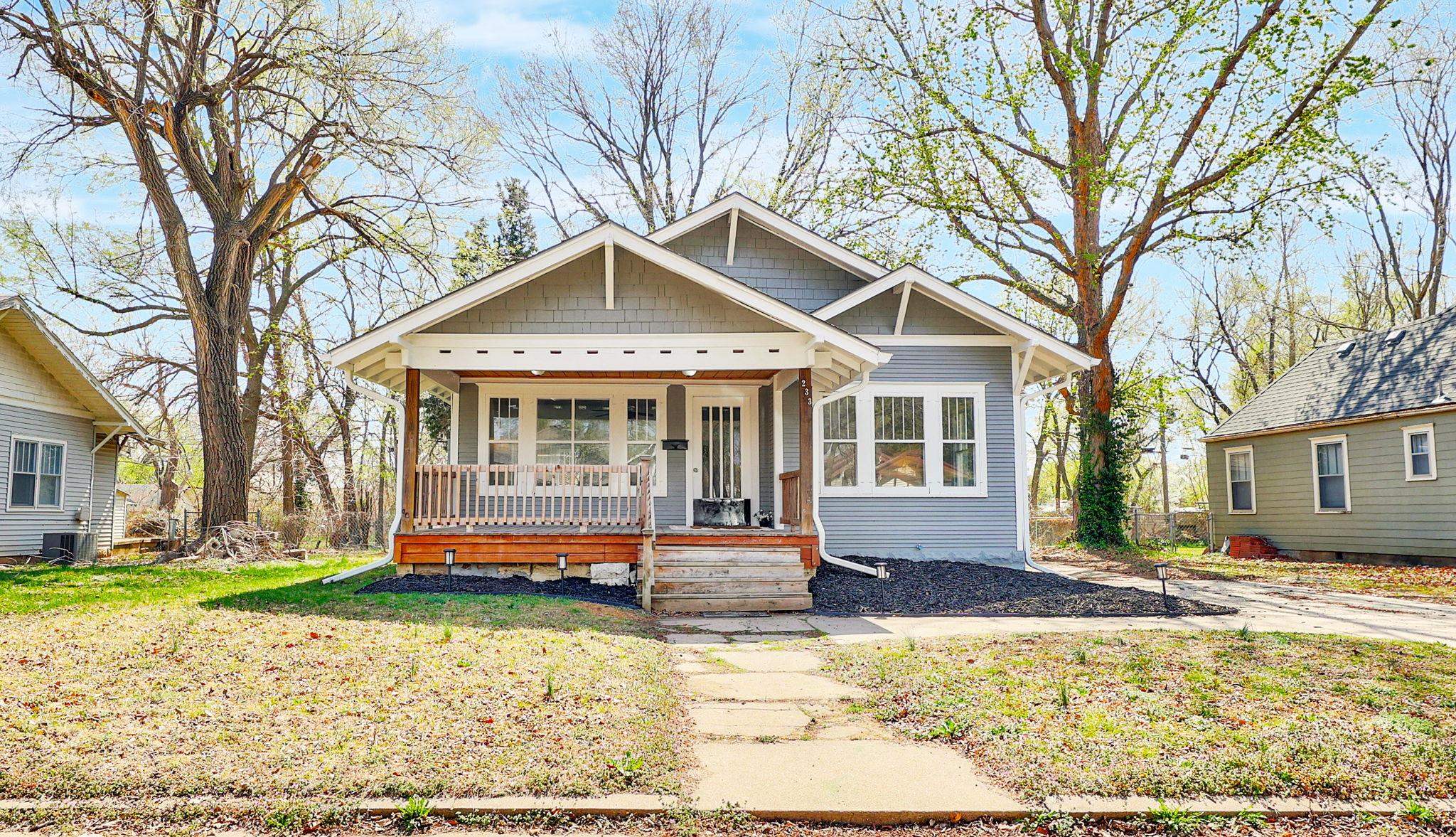 233 E Columbia Property Photo