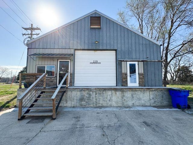 119 N Railroad Ave