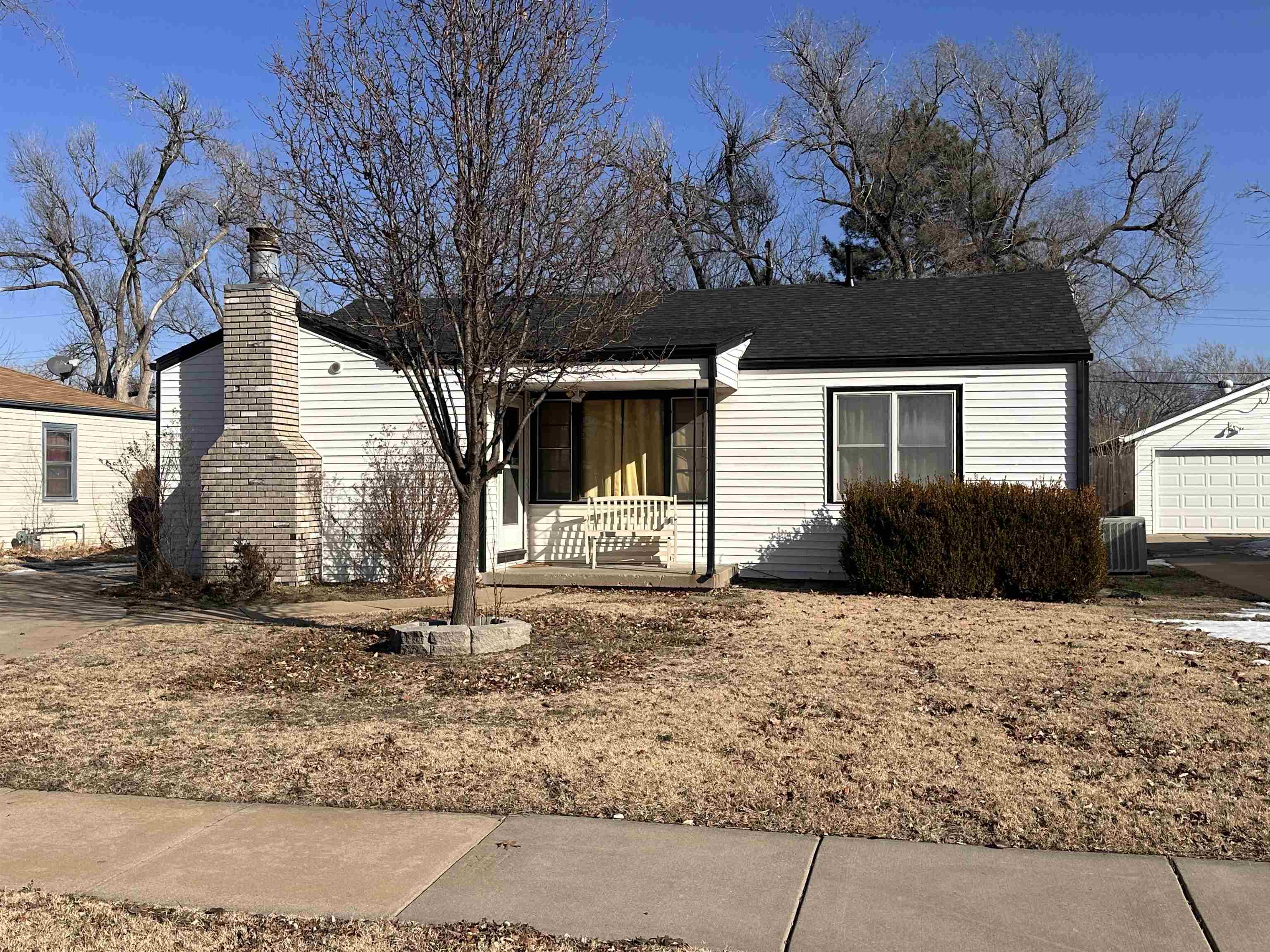3046 S Millwood Ave Property Photo