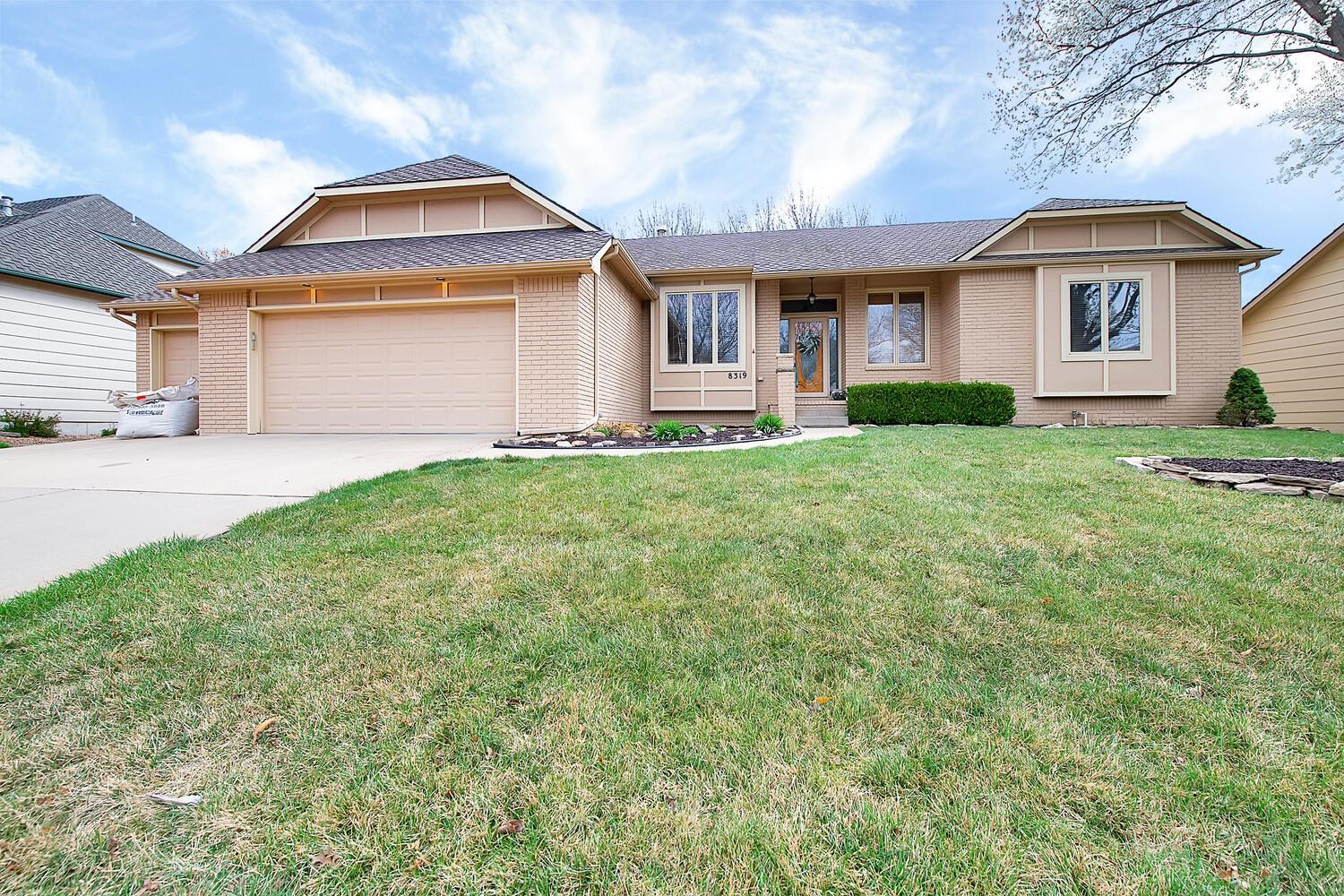 8319 E Oxford Cir Property Photo