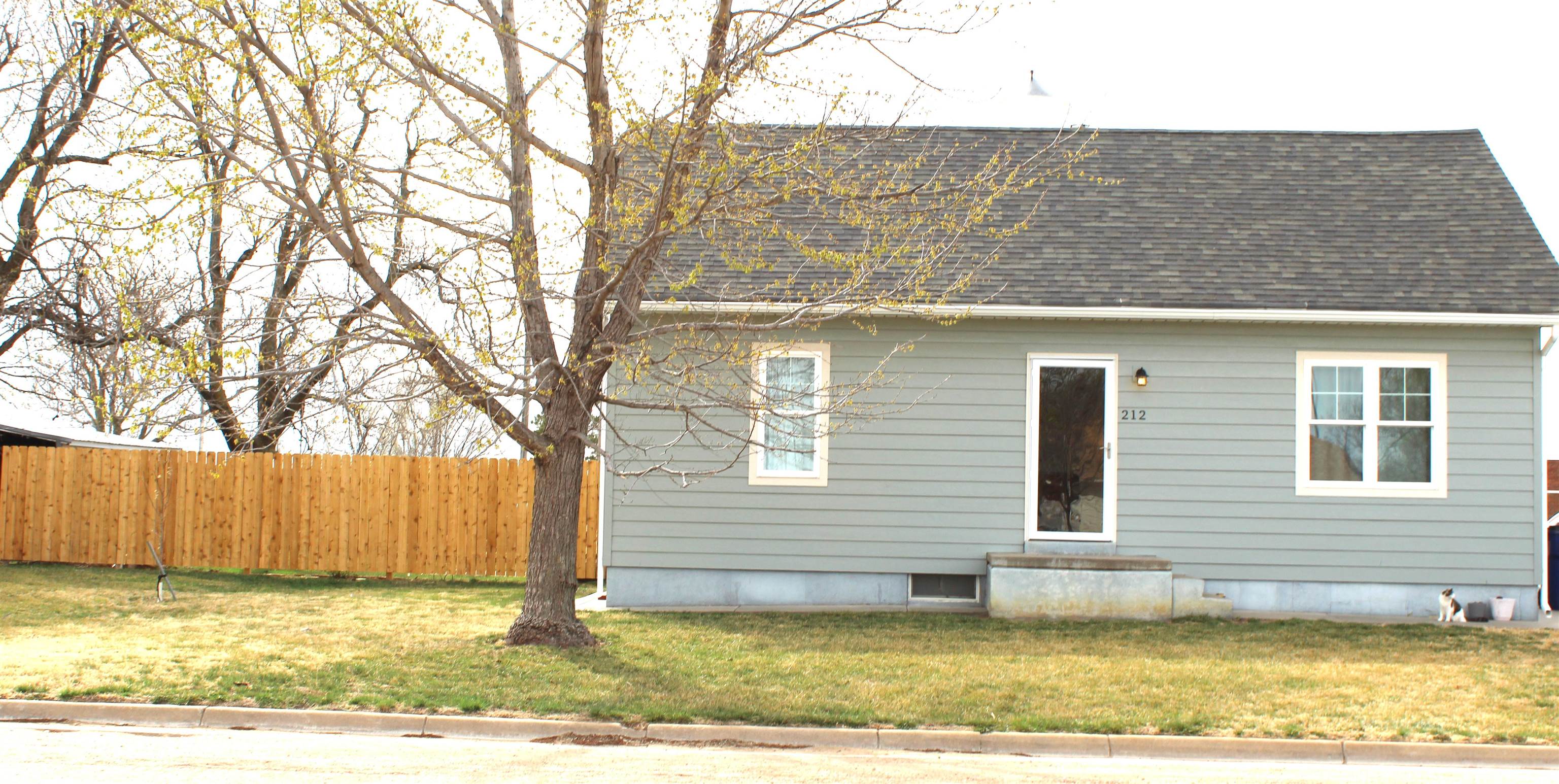 212 S Walnut