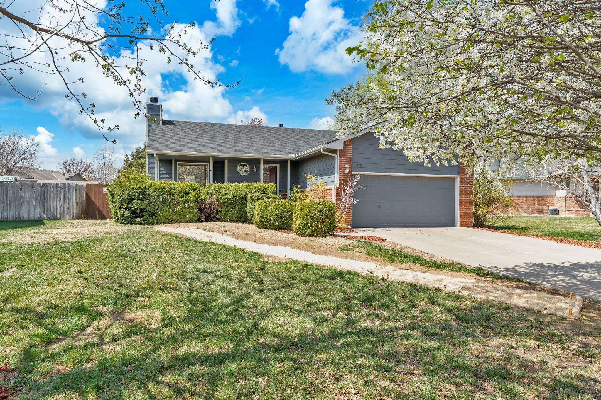 1743 N Basswood Ct Property Photo