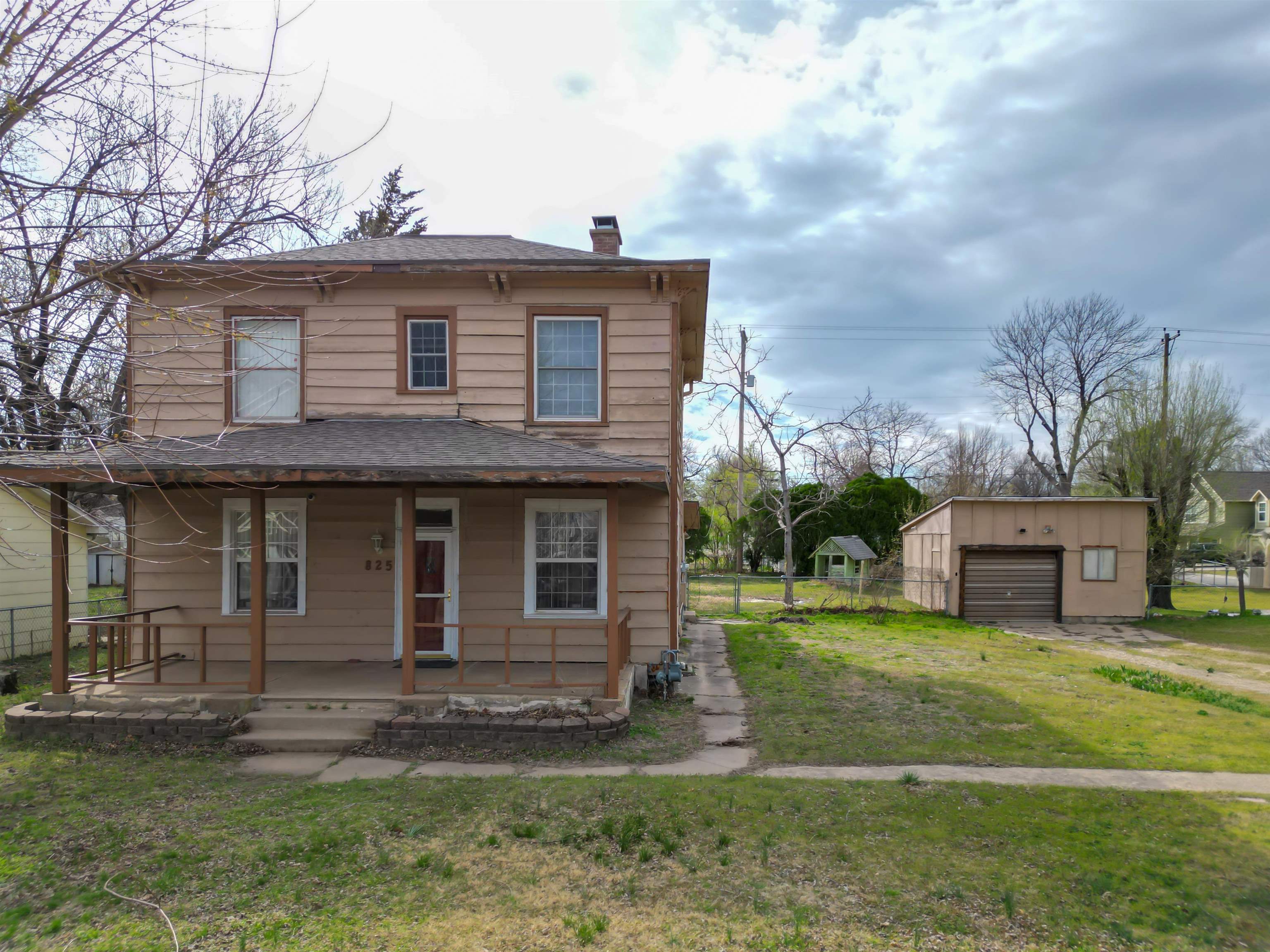 825 N 7th St
