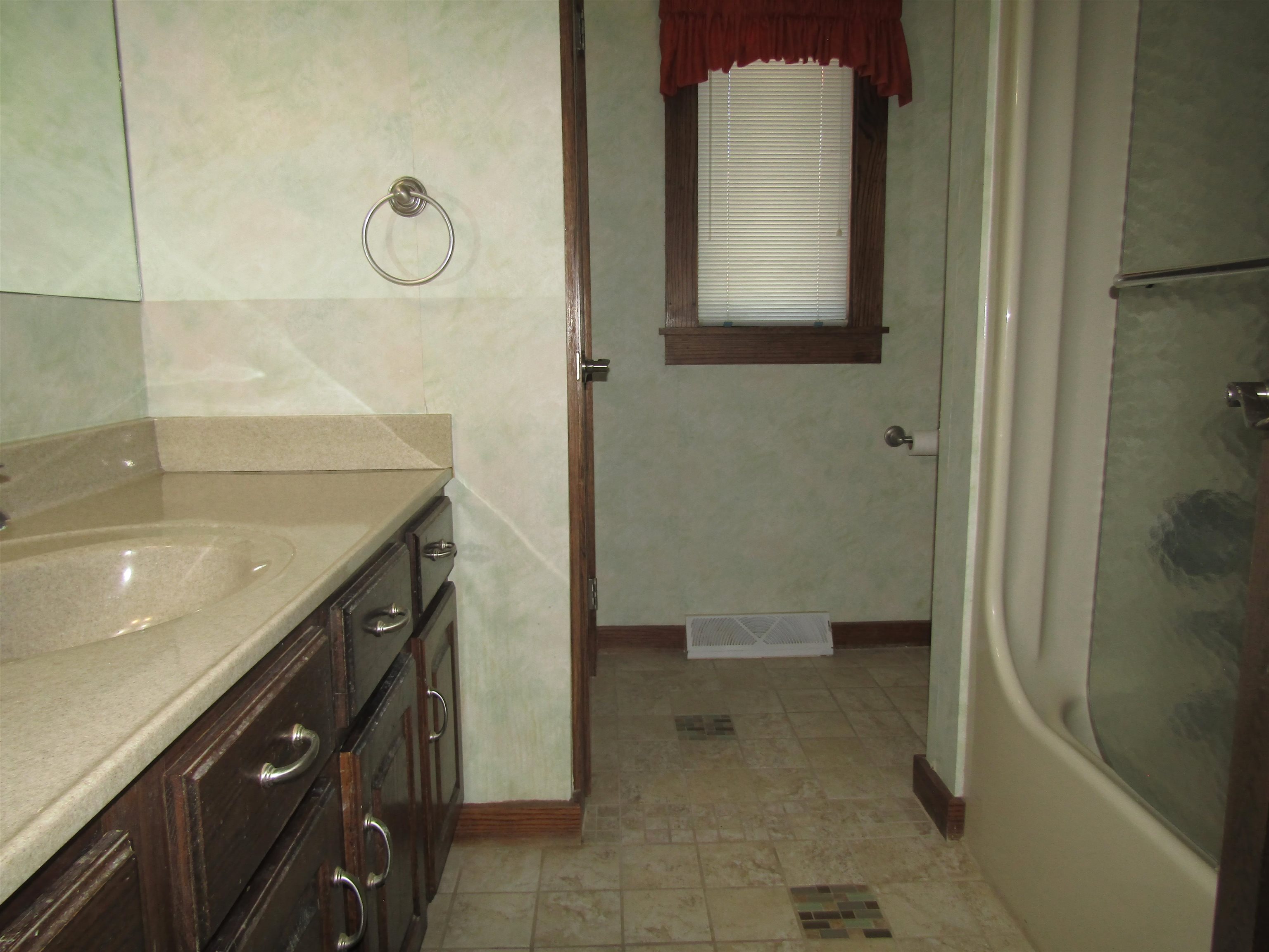 748 S 5th St Property Photo 18
