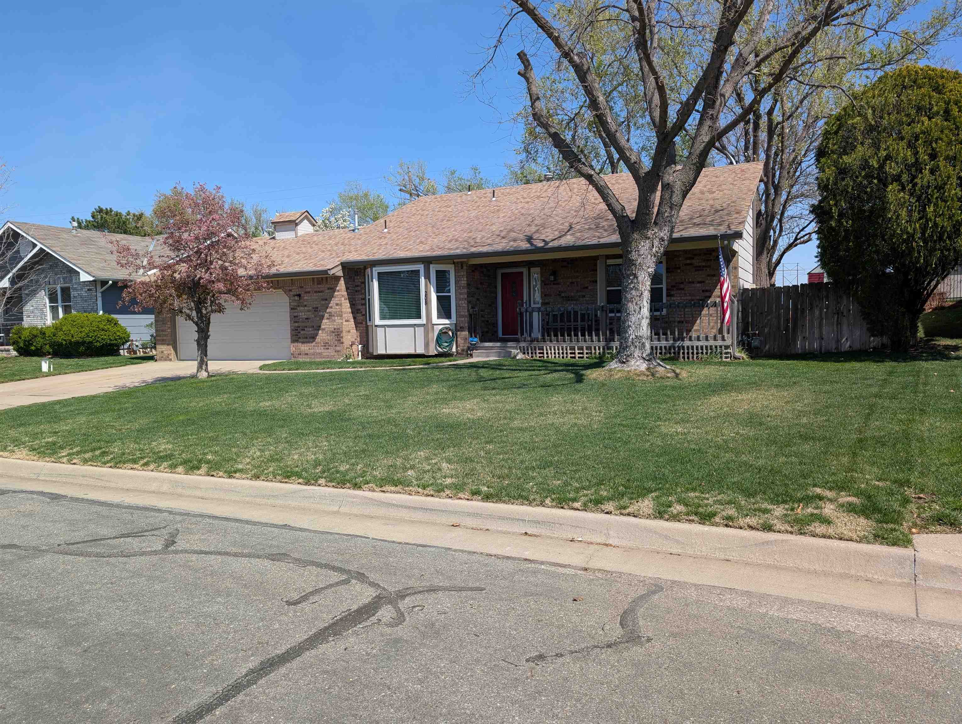 208 N Winterset St Property Photo