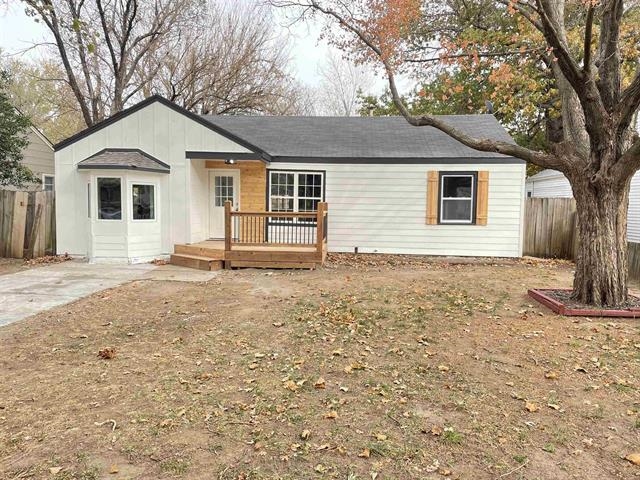 2050 S Grove St Property Photo