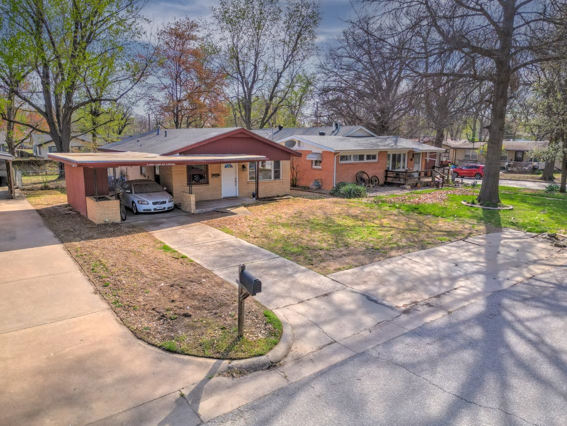 1607 Ann St Property Photo 1