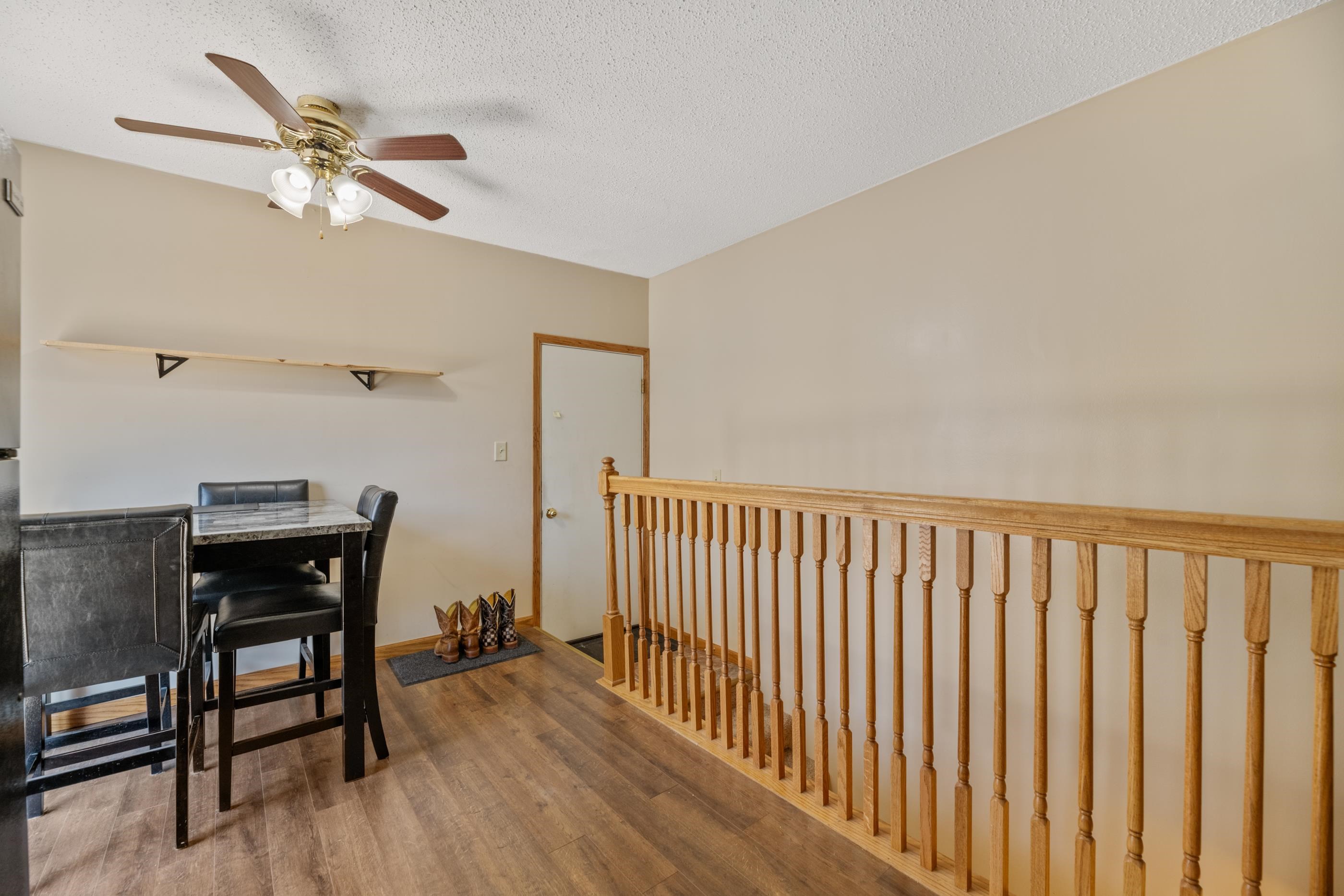 323 Jonathan St Property Photo 8