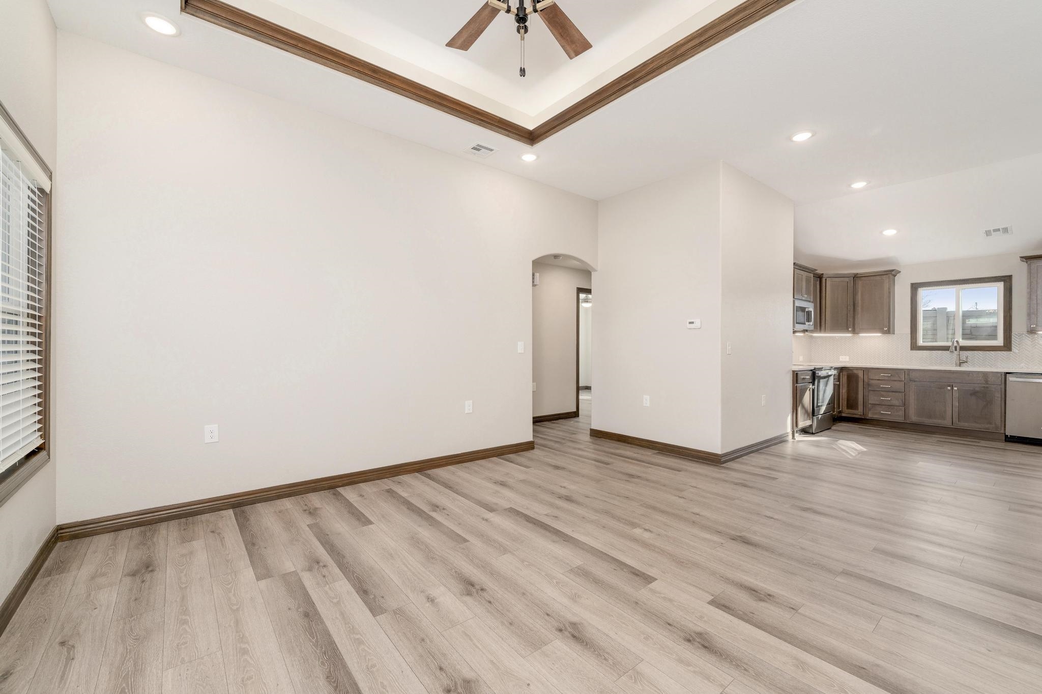 320 N Warren Property Photo 4