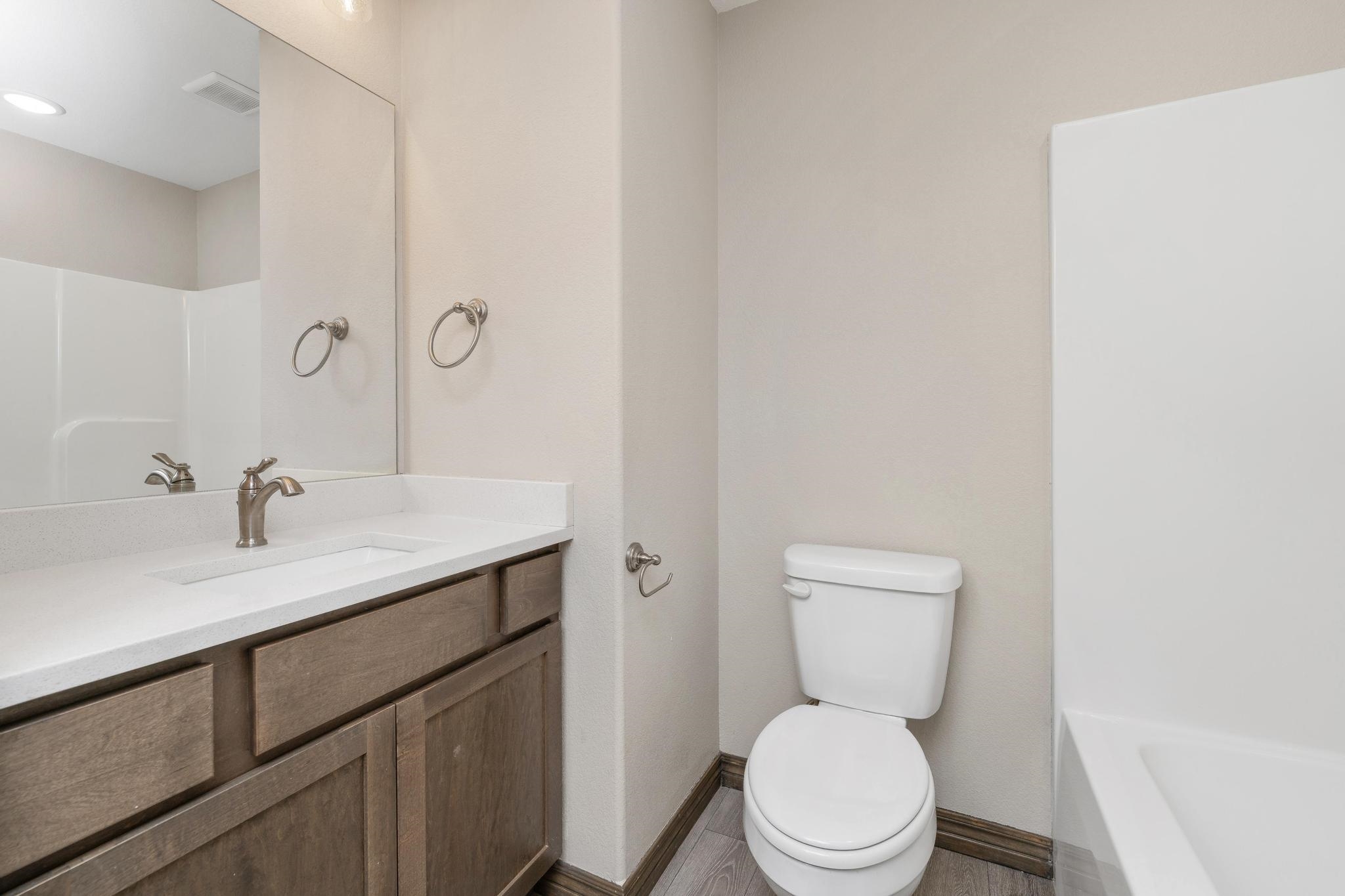 320 N Warren Property Photo 16