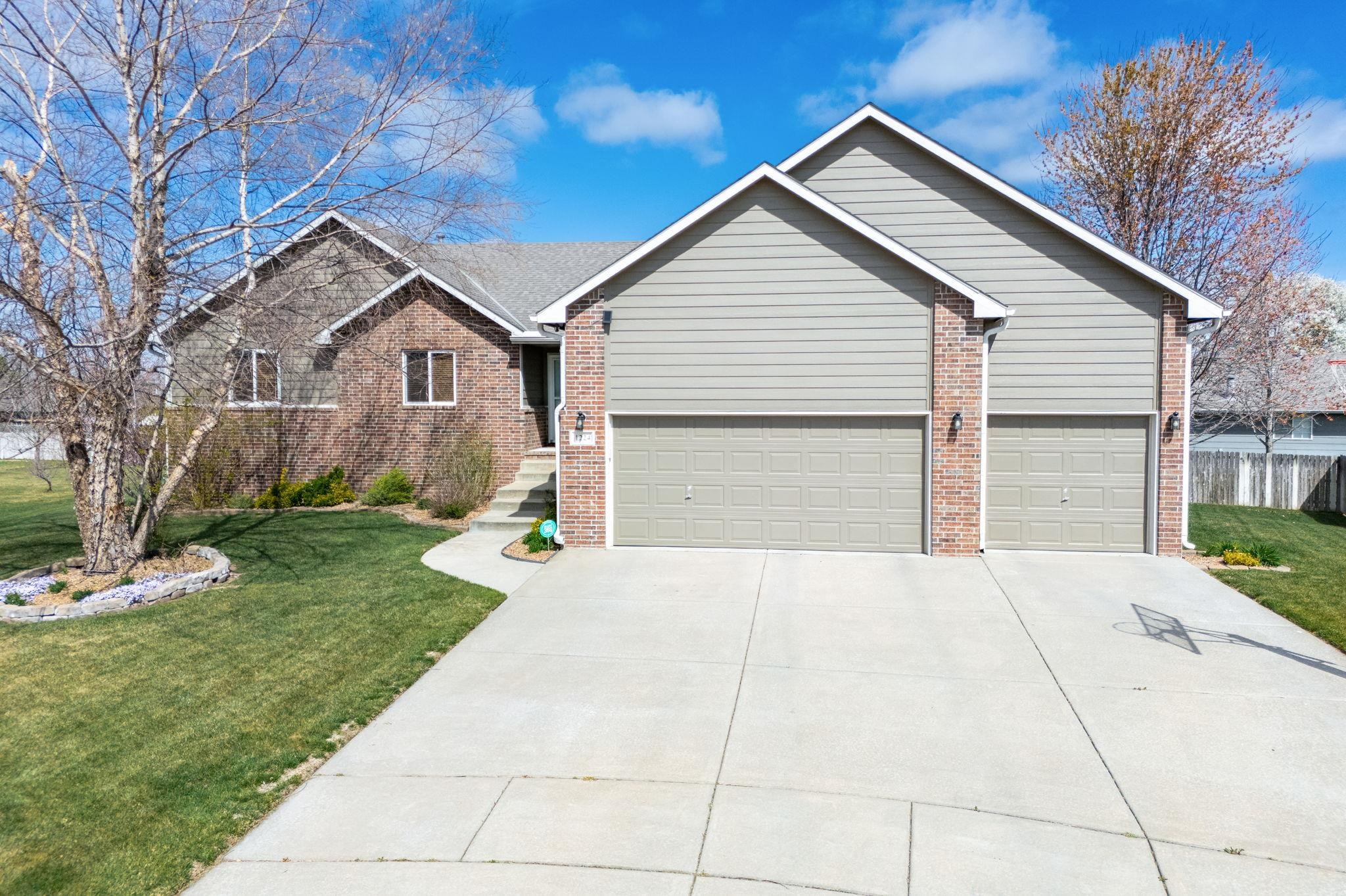 1224 N Oak Ridge Cir Property Photo